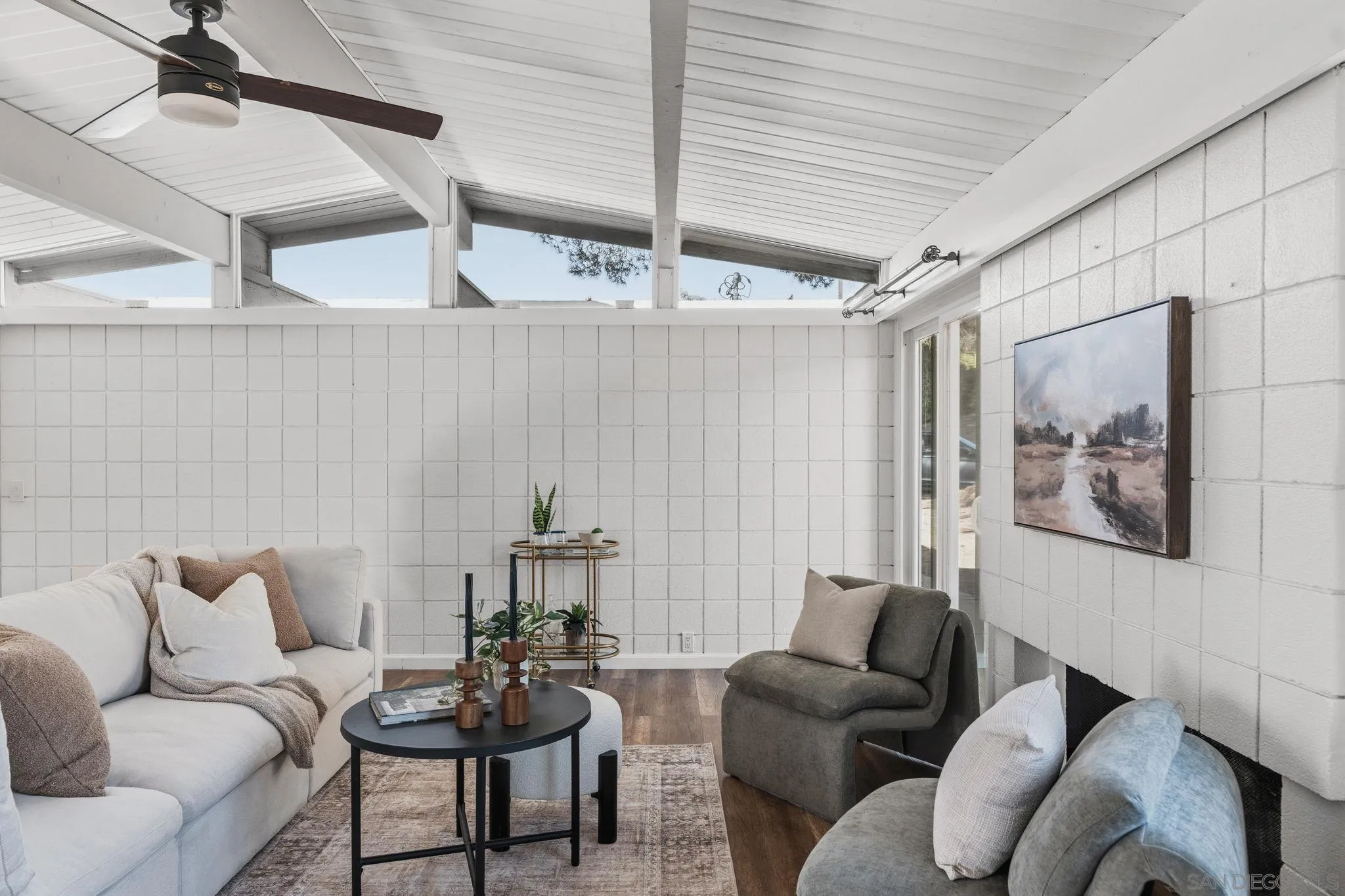 https://cdn.realtyfeed.com/cdn/127/260013851/ce63cee07de66feb18f4db0614fe6a13.webp