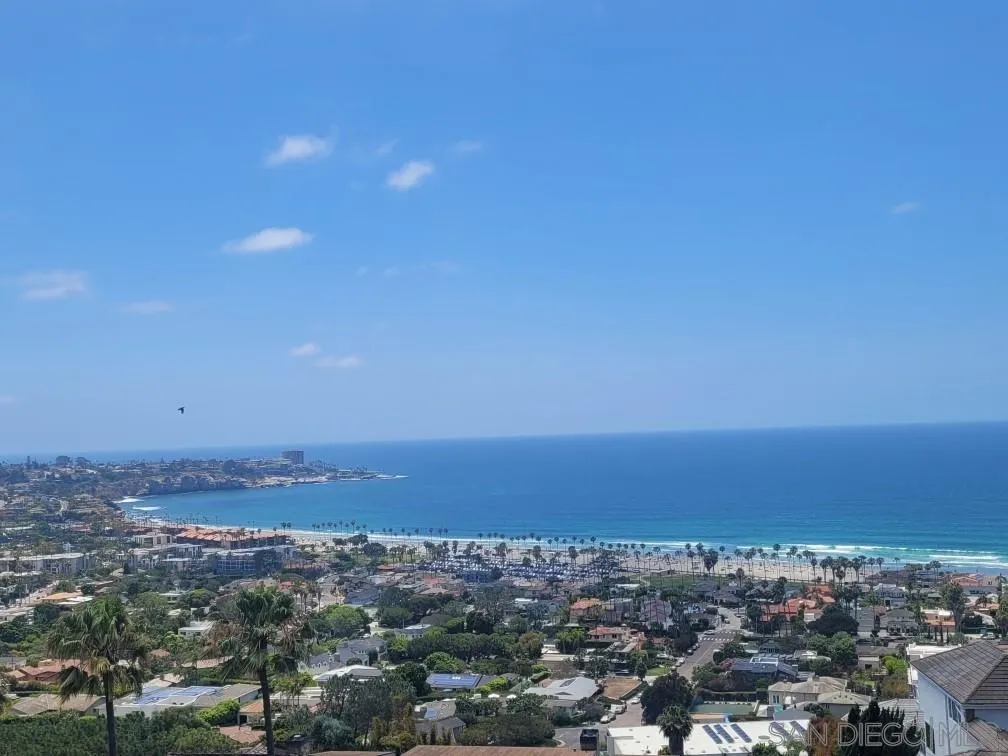 https://cdn.realtyfeed.com/cdn/127/260013853/c1fc5e9283f2374c25c8c051af39685d.webp