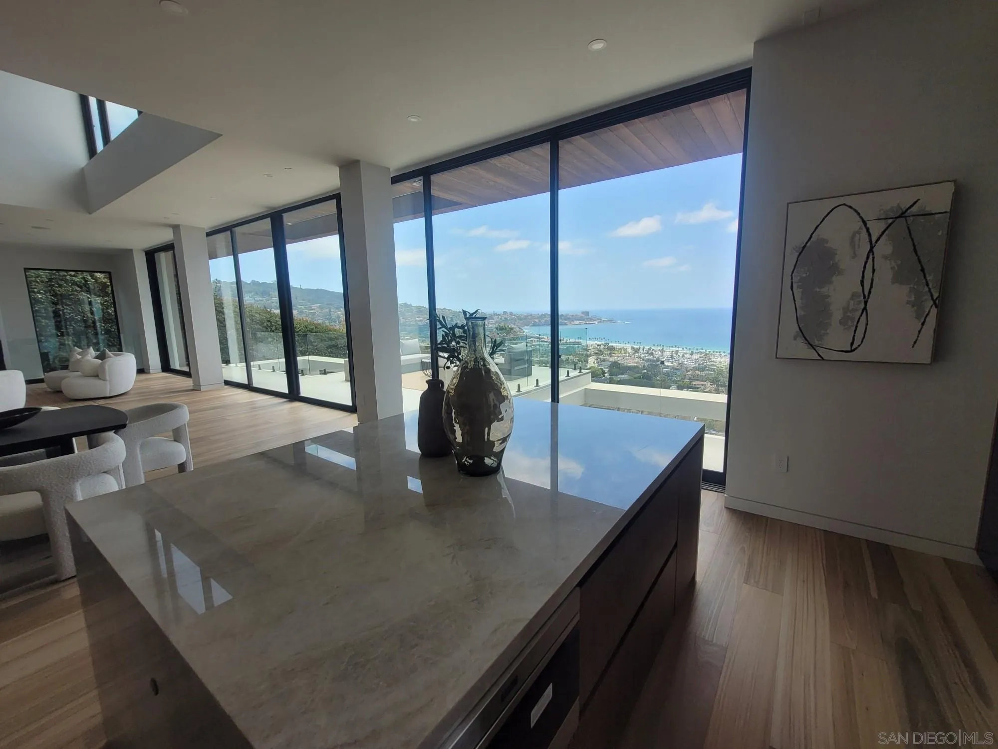 https://cdn.realtyfeed.com/cdn/127/260013853/d25159e25e53ac393c91796ec17292cc.webp