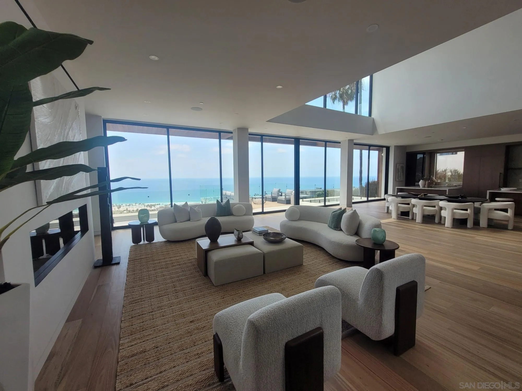https://cdn.realtyfeed.com/cdn/127/260013853/d62c776e66d21bbec69bf718d0f55c79.webp