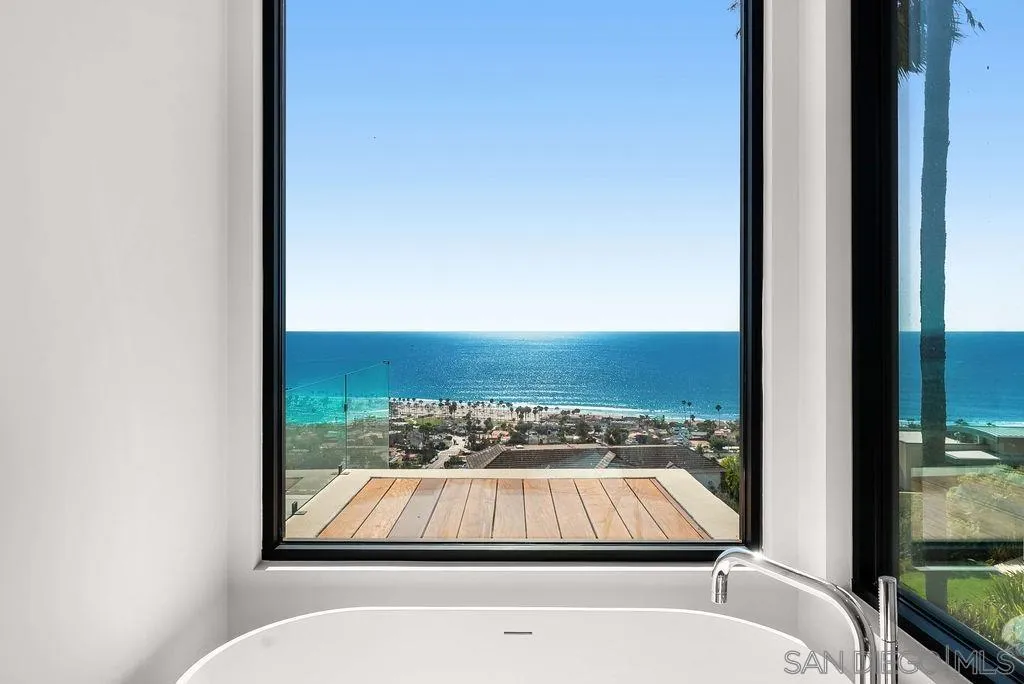https://cdn.realtyfeed.com/cdn/127/260013853/de7d1c8362f1e4f61b4aac14c36aac4d.webp