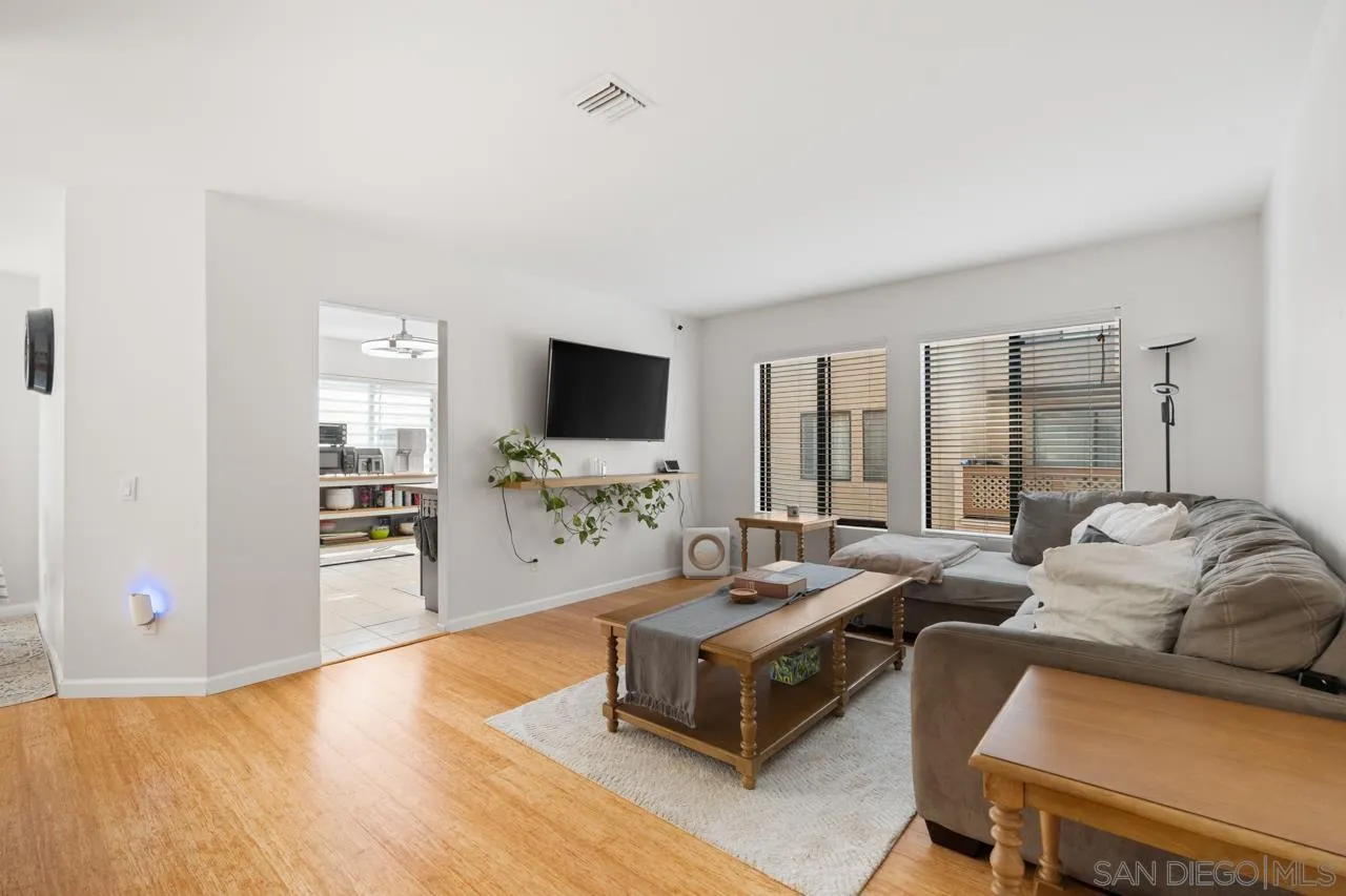Photo #13: 260013856 Listing: Photo #13