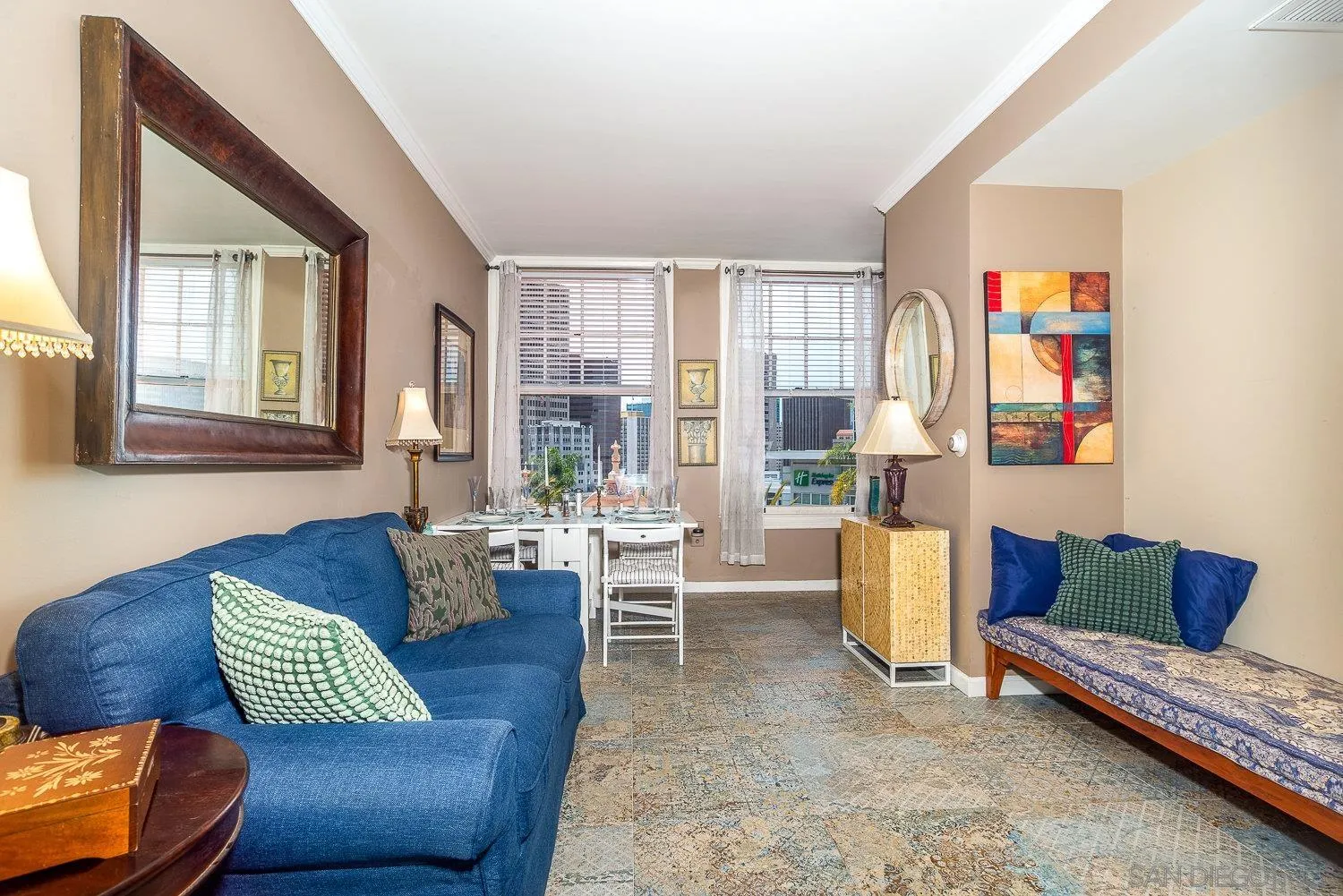 https://cdn.realtyfeed.com/cdn/127/260013859/2da9c461f23fa7cc7a36b6704fce9add.webp