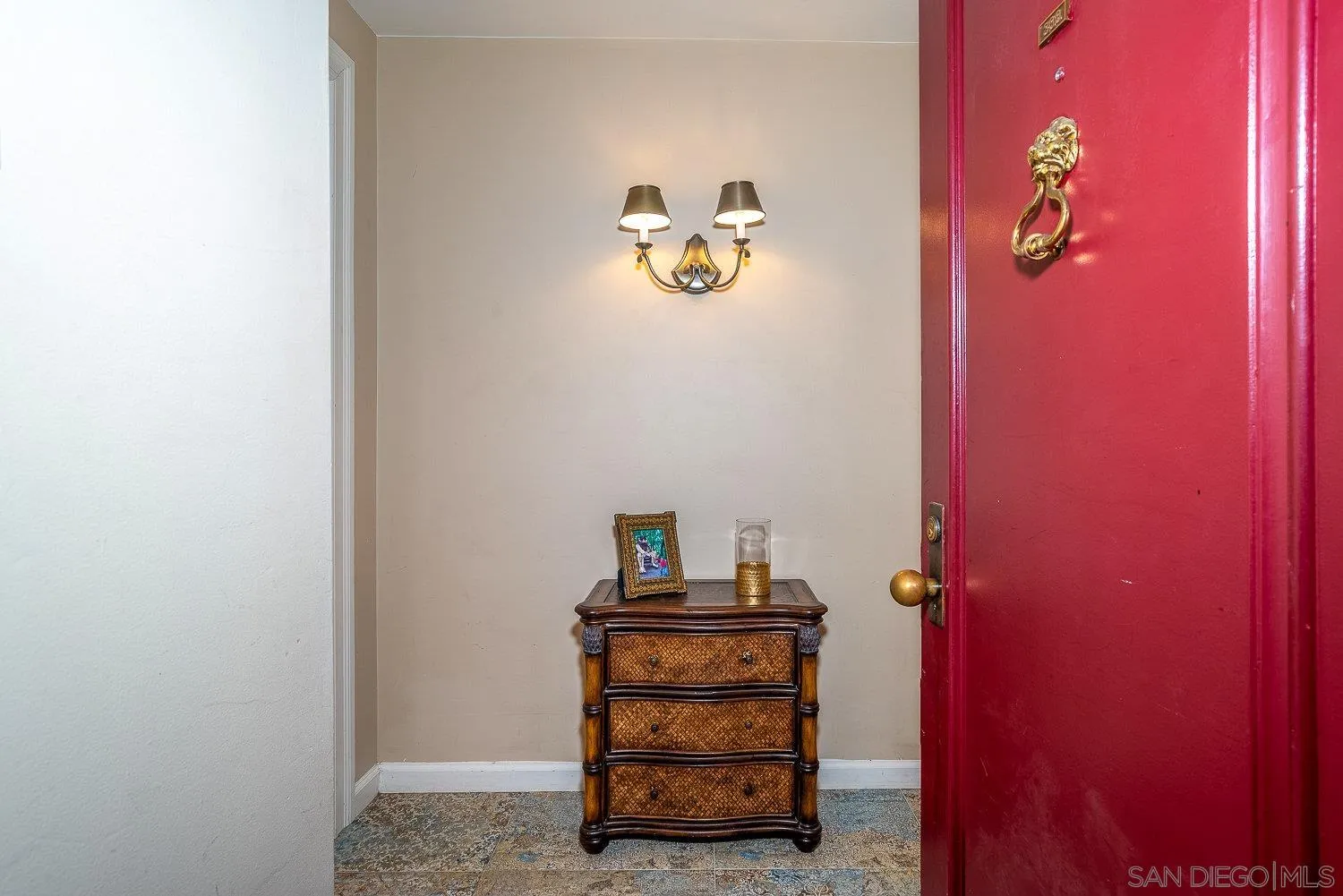 https://cdn.realtyfeed.com/cdn/127/260013859/4fc0f19a7e2af0febe40a730210343e4.webp