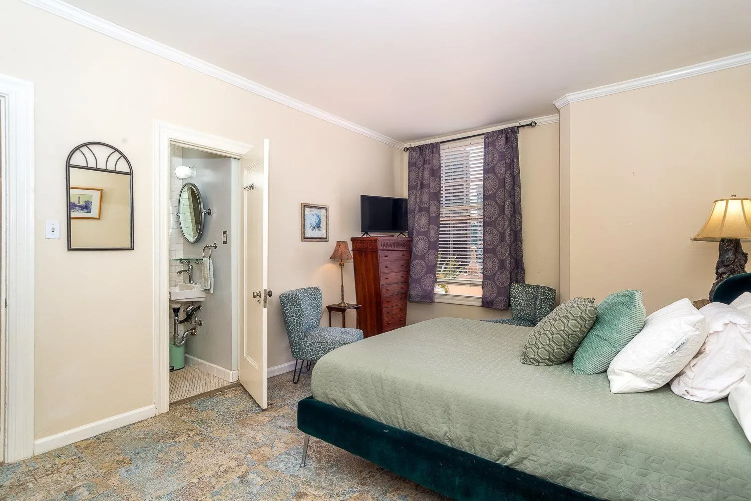 https://cdn.realtyfeed.com/cdn/127/260013859/5d0badc88a057f31ac94d0500170c685.webp