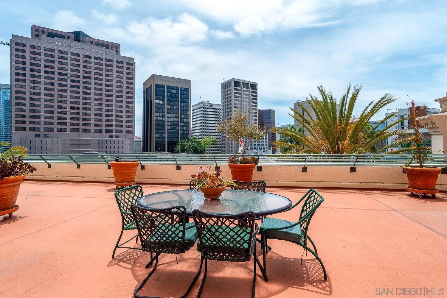 https://cdn.realtyfeed.com/cdn/127/260013859/870d663fe9693cead215e012c6db8b3b.webp