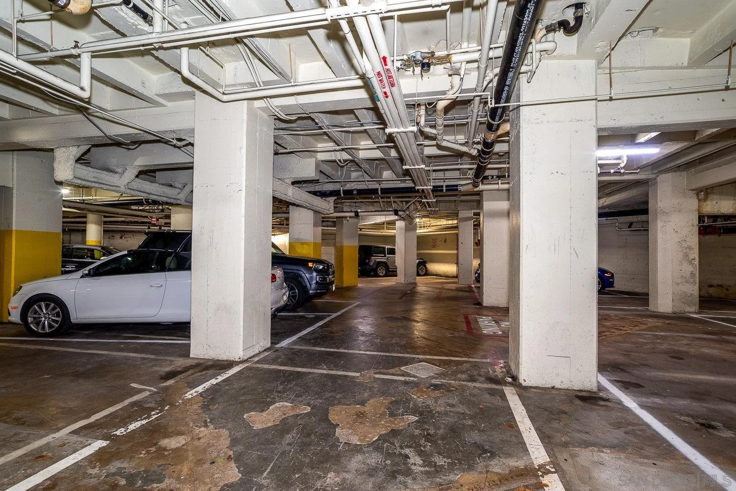 https://cdn.realtyfeed.com/cdn/127/260013859/92b3346af9b9f869dd5767e5f8f59d2e.webp
