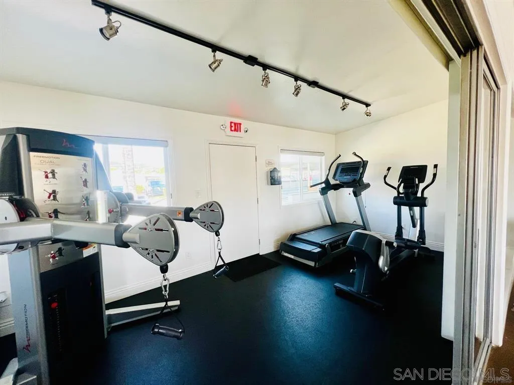 https://cdn.realtyfeed.com/cdn/127/260013862/10d09b3b01c0fe86e01381fbf7c492b6.webp