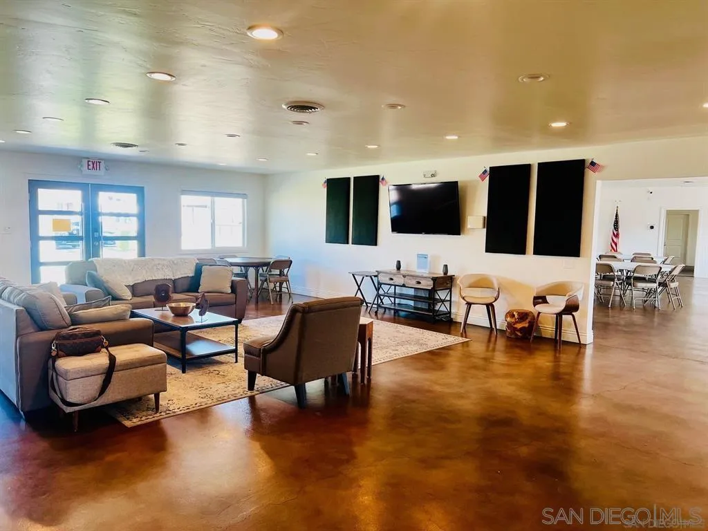 https://cdn.realtyfeed.com/cdn/127/260013862/ebedb94e6f2a762dd2741474943b6c8e.webp