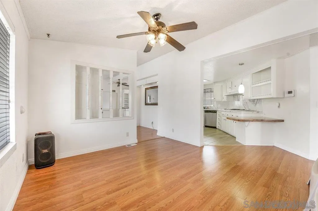 https://cdn.realtyfeed.com/cdn/127/260013862/f3f9afa0354bb335ec46286372af6eec.webp