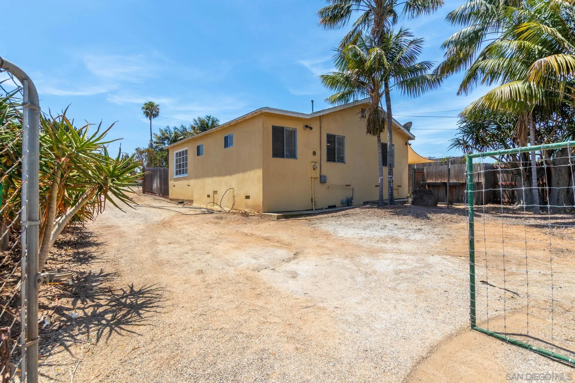 https://cdn.realtyfeed.com/cdn/127/260013863/17fdeb9b7b40b48c8df5ab36ad7f22fa.webp