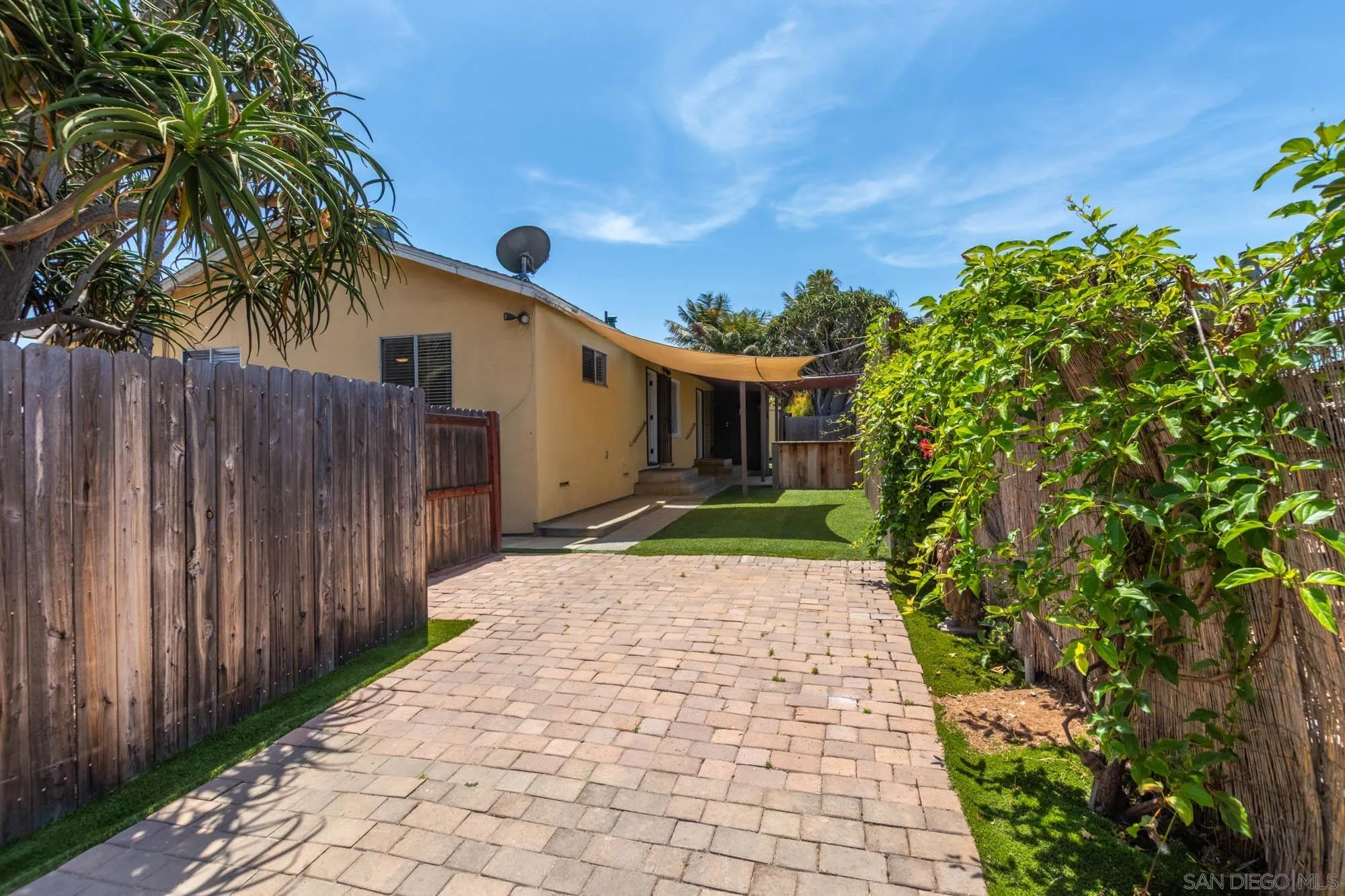 https://cdn.realtyfeed.com/cdn/127/260013863/a196a7d18b592160f4e74ec36460dd88.webp