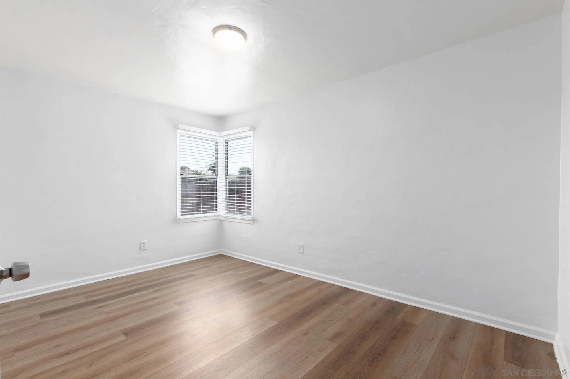 https://cdn.realtyfeed.com/cdn/127/260013863/a3278dc5ca635554d0ab0b946d79d544.webp