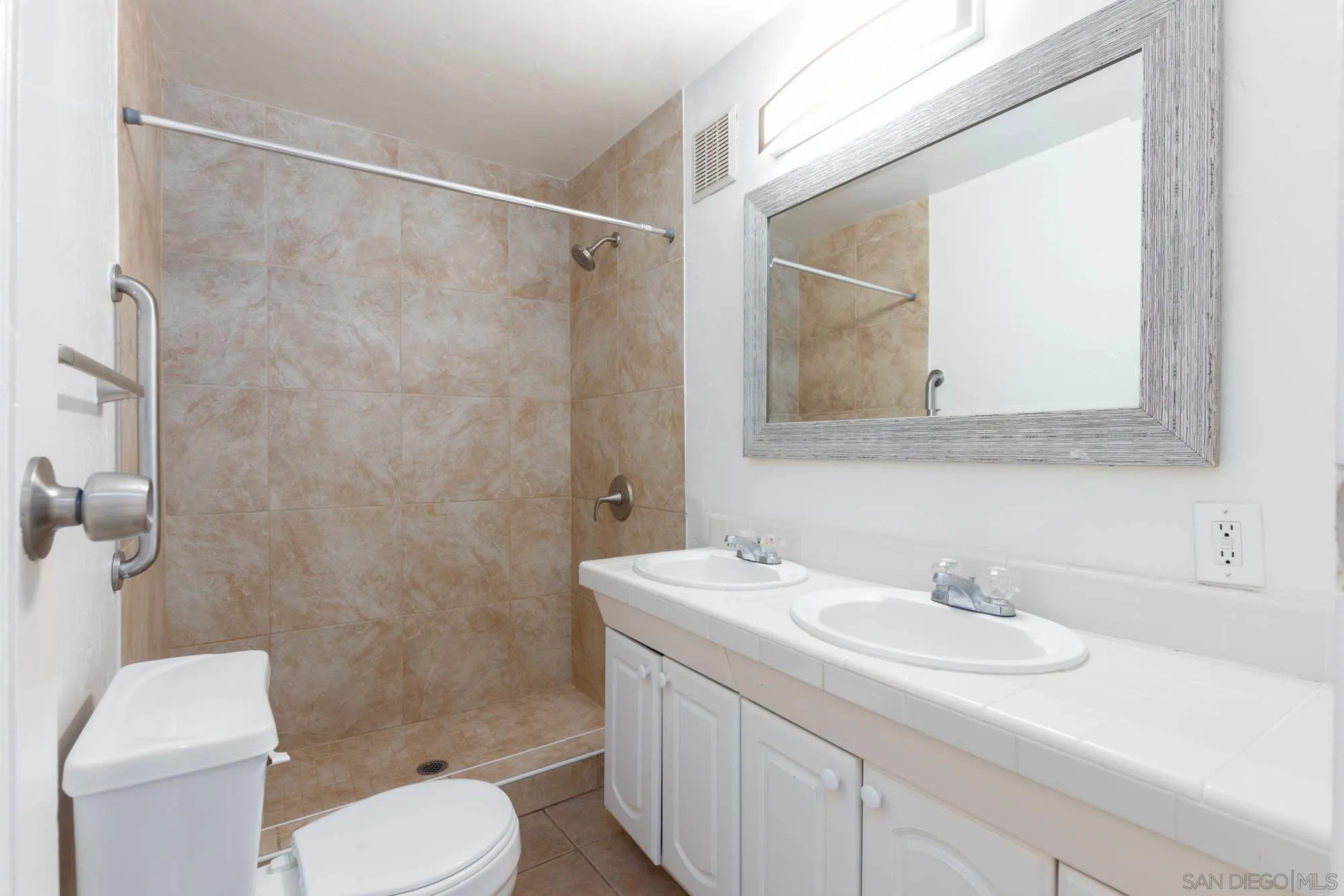 https://cdn.realtyfeed.com/cdn/127/260013863/cedac122845d35b845ad4720991f12c1.webp
