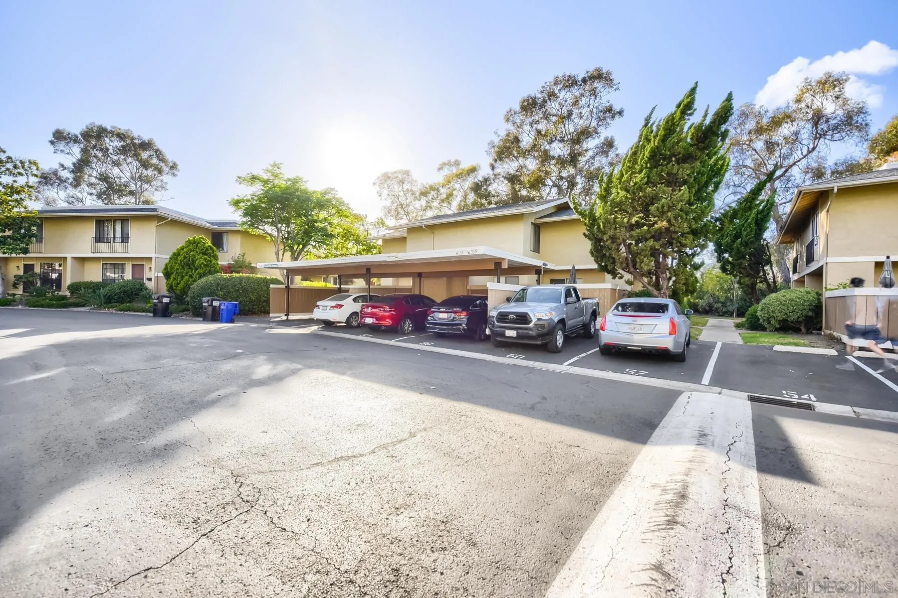https://cdn.realtyfeed.com/cdn/127/260013866/558668dc6e9aa9f2e6a4977be6bdcd84.webp