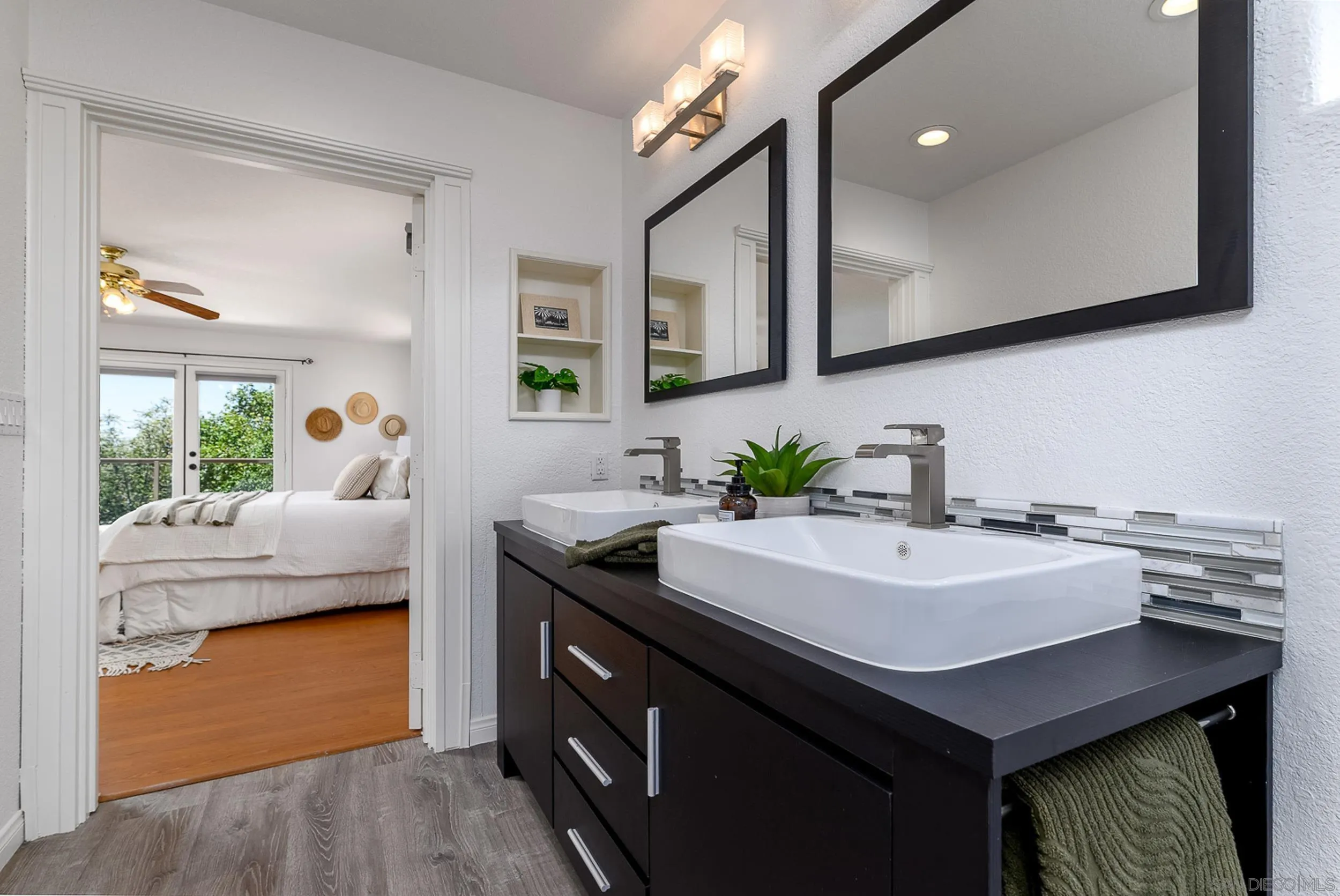 https://cdn.realtyfeed.com/cdn/127/260013877/21deba10285cd0b463fa66e337ba2689.webp