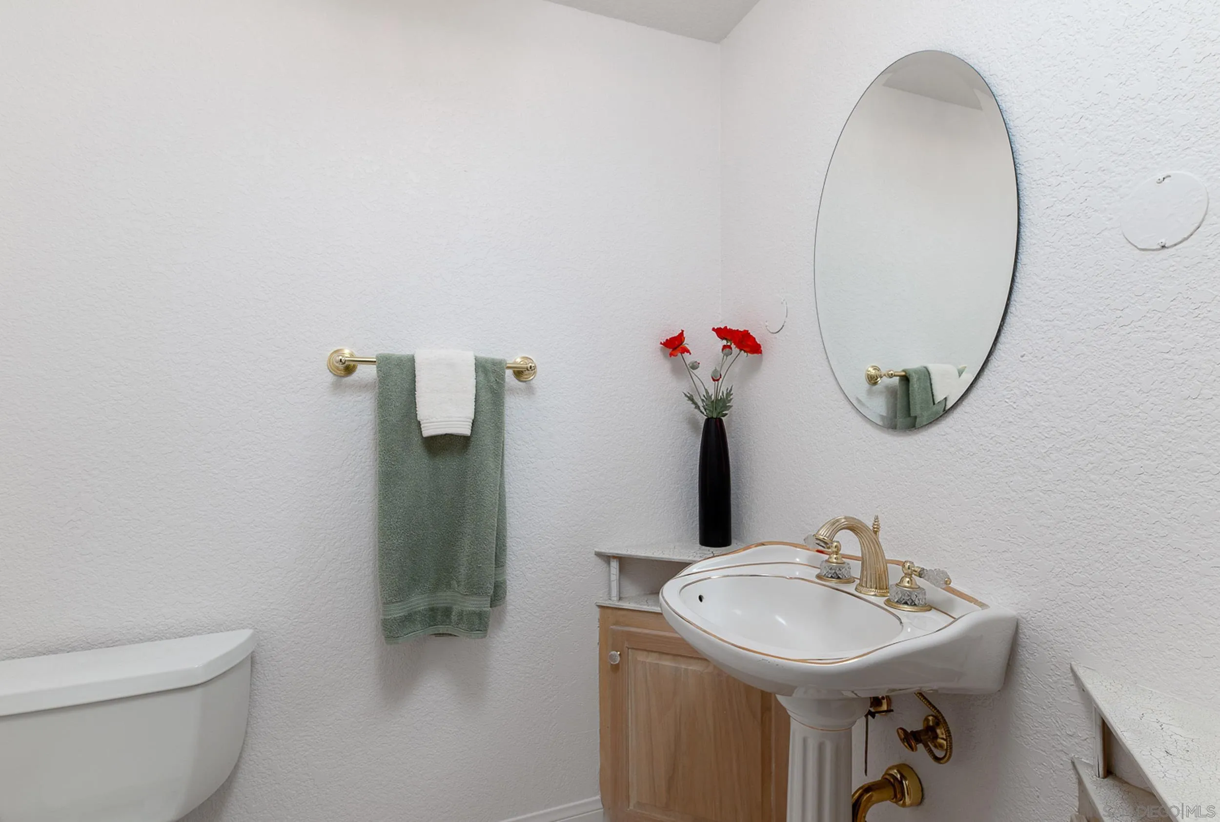 https://cdn.realtyfeed.com/cdn/127/260013877/232cef389bca6e4ee4504834ed2c35ea.webp