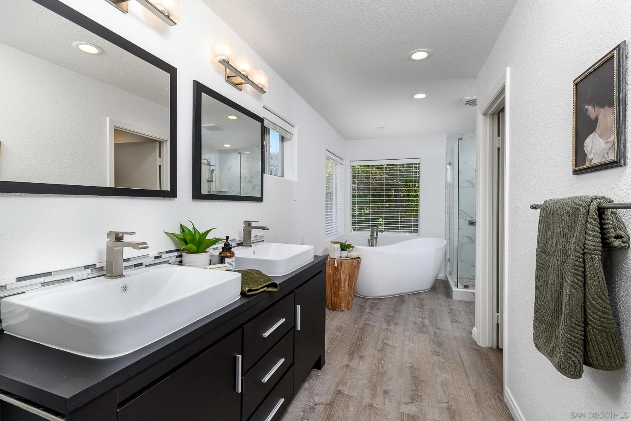 https://cdn.realtyfeed.com/cdn/127/260013877/2974bd80c901fcdd474710c605d281fe.webp