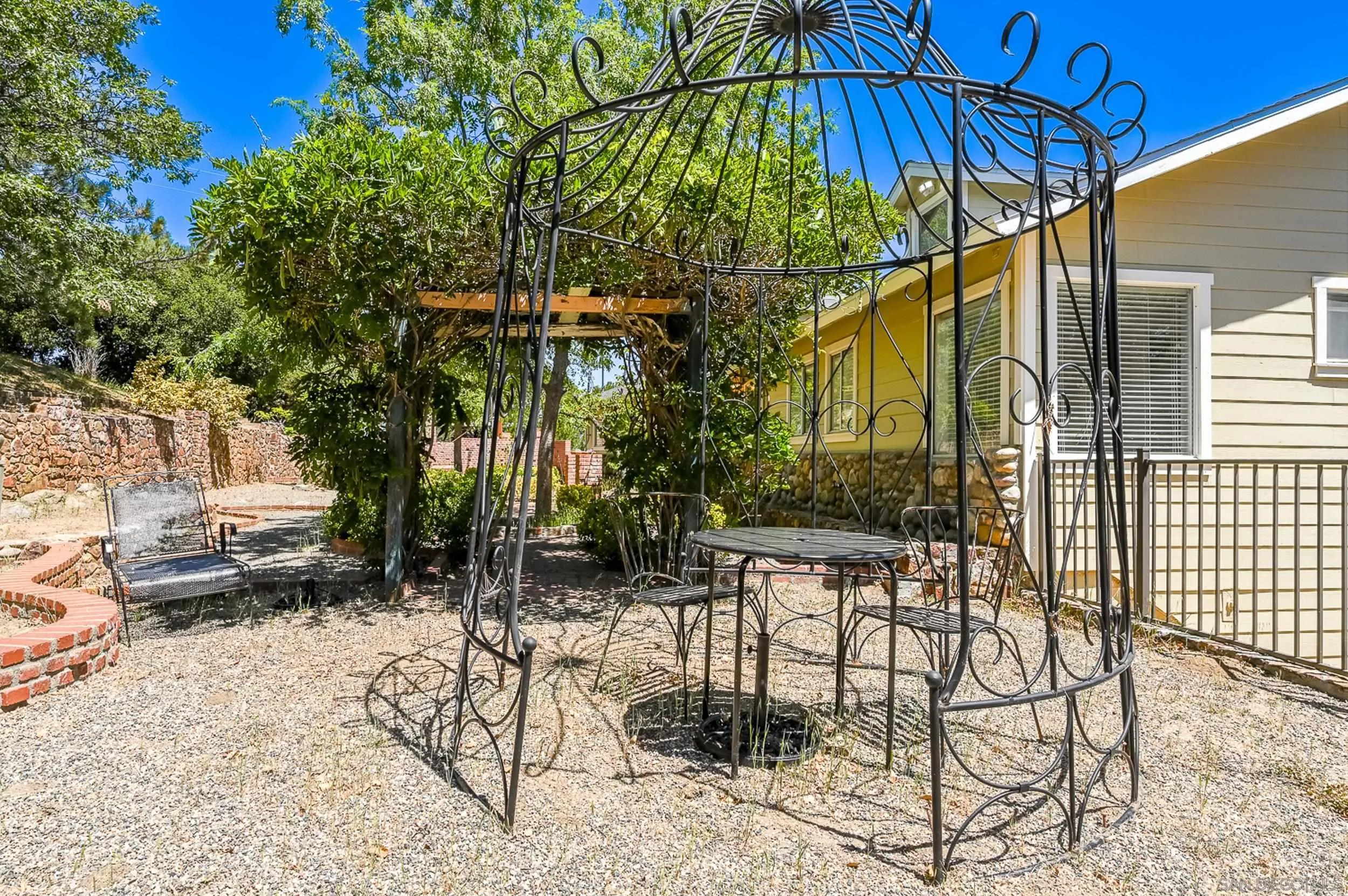 https://cdn.realtyfeed.com/cdn/127/260013877/2e2db769c8ba74c5921582b88bdb0fa1.webp
