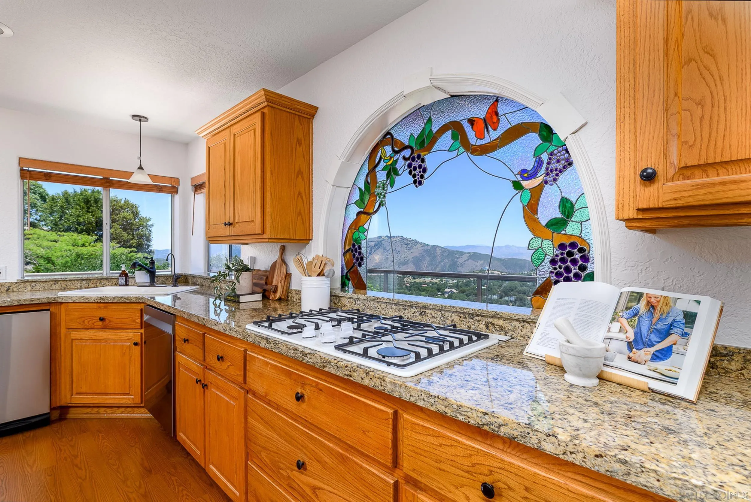 https://cdn.realtyfeed.com/cdn/127/260013877/9bd08f2be4db71be44156036e283e92e.webp