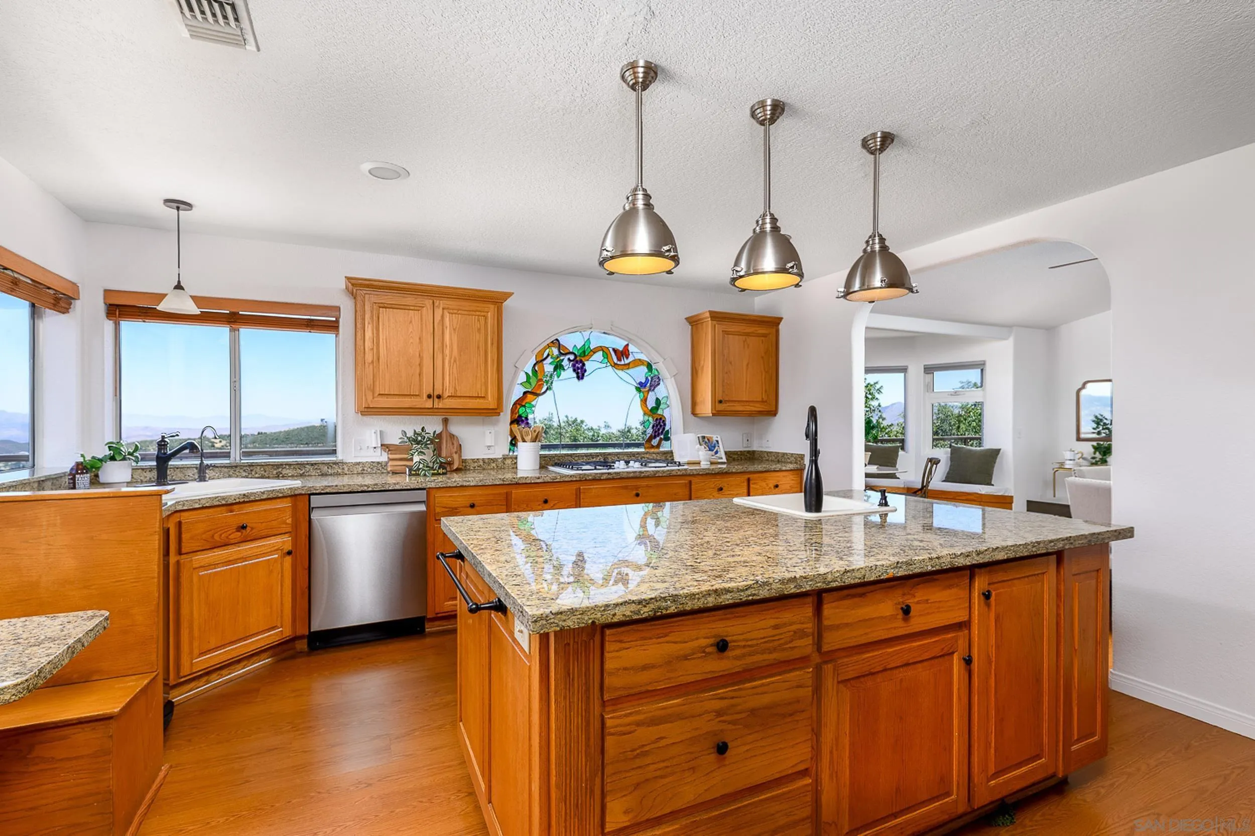 https://cdn.realtyfeed.com/cdn/127/260013877/a32da8877b9ba13a4dd7f8cbc3295f64.webp
