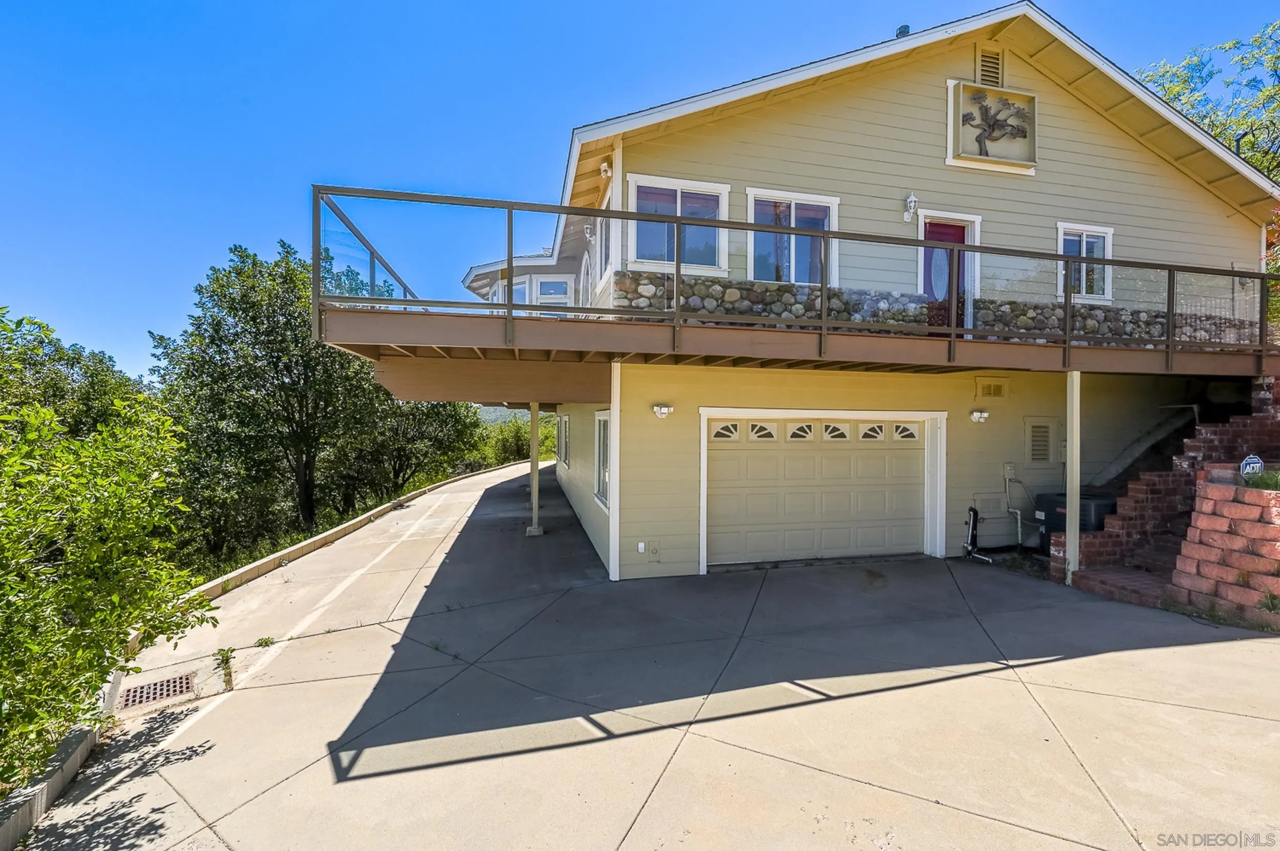 https://cdn.realtyfeed.com/cdn/127/260013877/c3473d0bdef70890a53e8ed2b7d2a893.webp