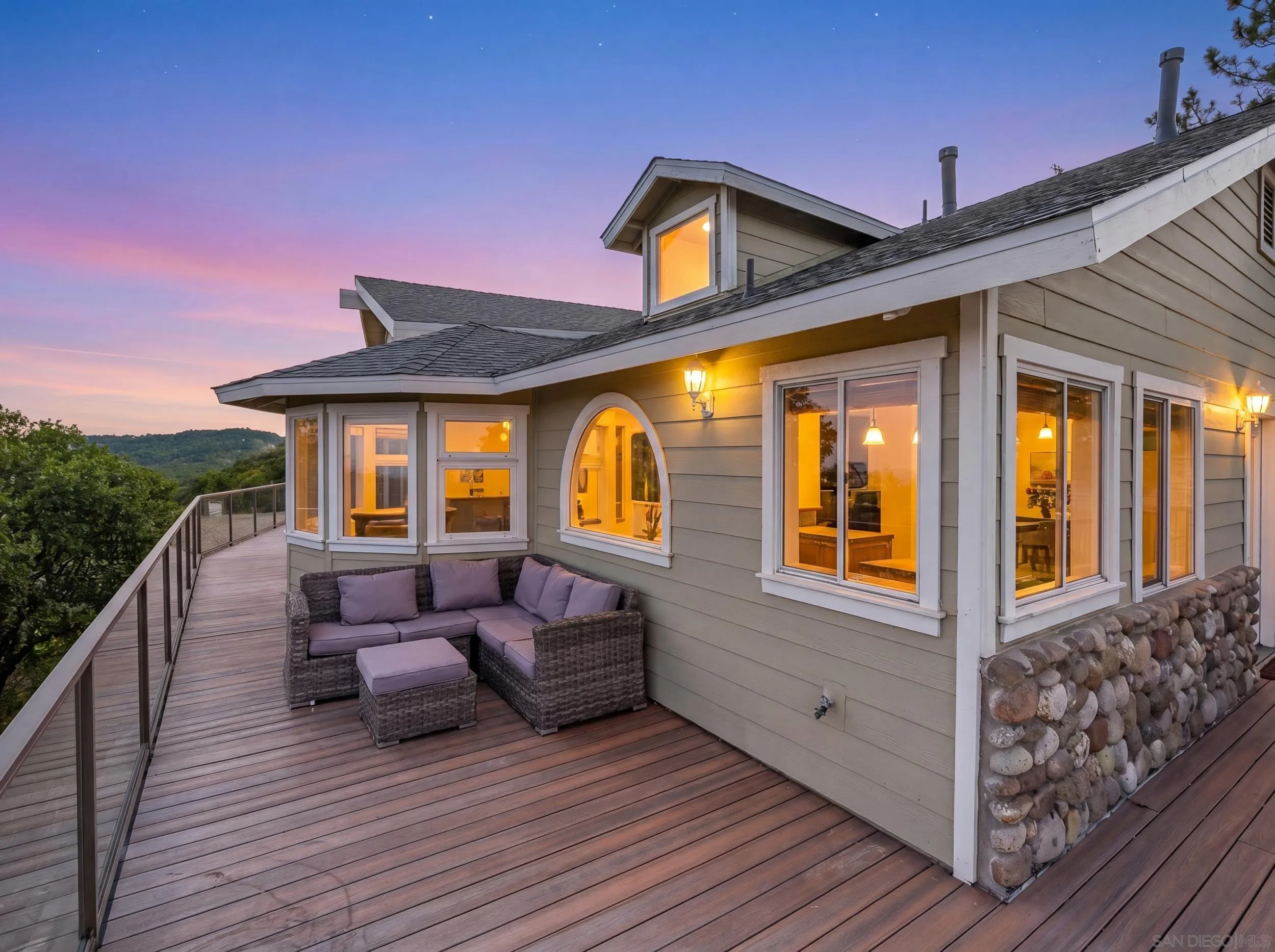 https://cdn.realtyfeed.com/cdn/127/260013877/cdc6a6a053976e69b345ede03e8037be.webp