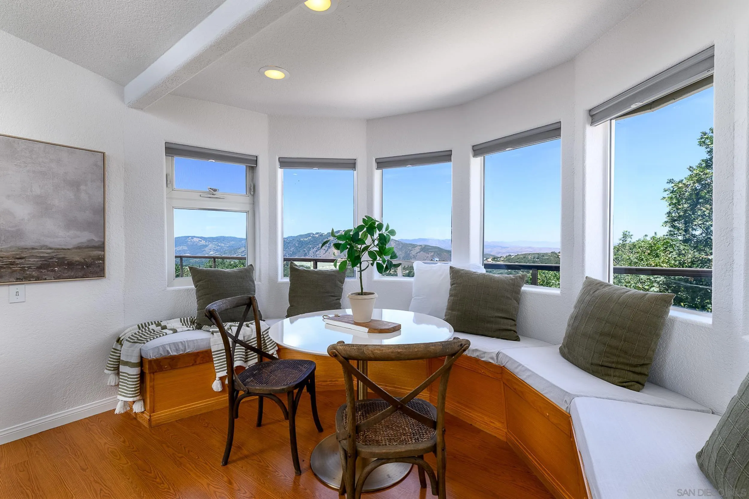 https://cdn.realtyfeed.com/cdn/127/260013877/d4345d93088df48d0037eb55bcd6f434.webp