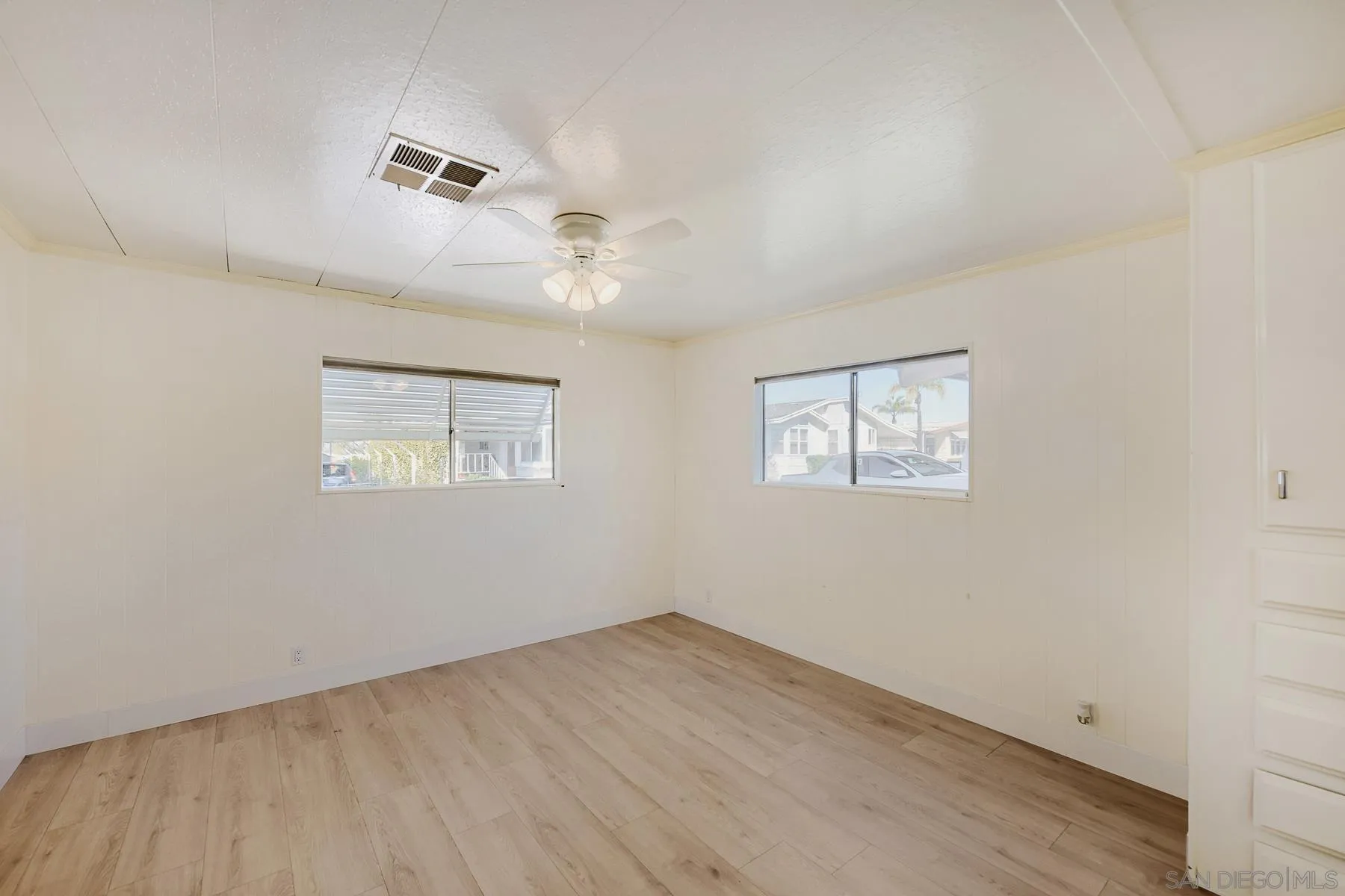https://cdn.realtyfeed.com/cdn/127/260013878/58e64563259edd959117cfaf0de24b24.webp