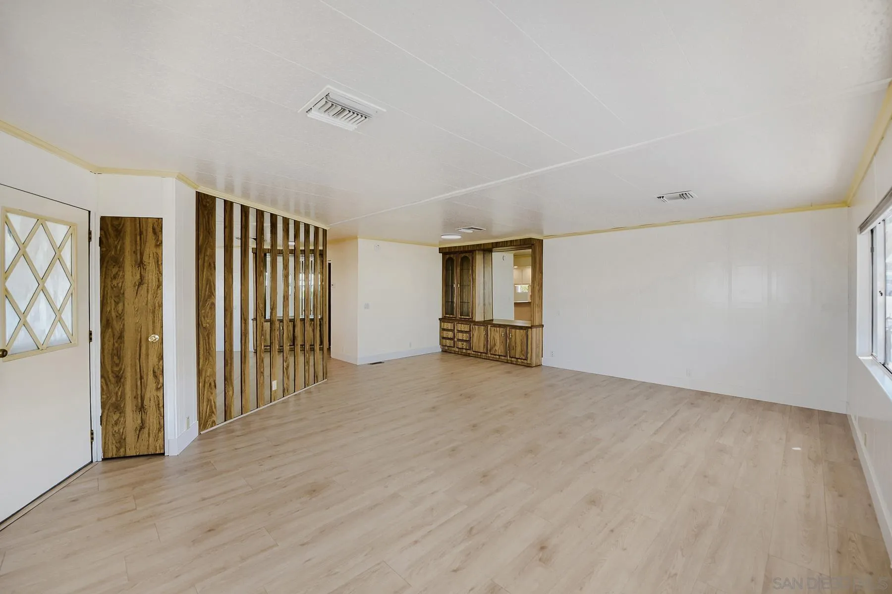 https://cdn.realtyfeed.com/cdn/127/260013878/6c41619da254e9cc999be83f585edcba.webp