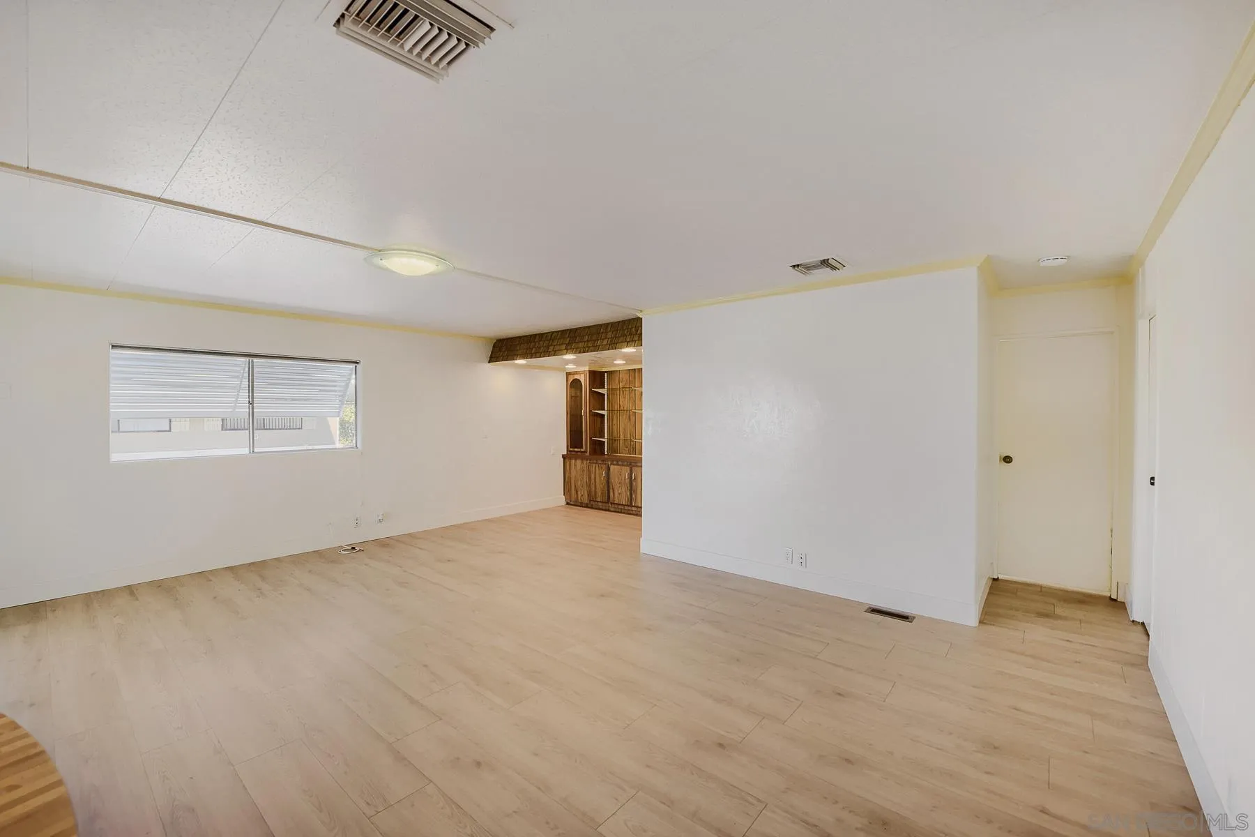 https://cdn.realtyfeed.com/cdn/127/260013878/e1f013062b169fe4df9b78eba3763898.webp