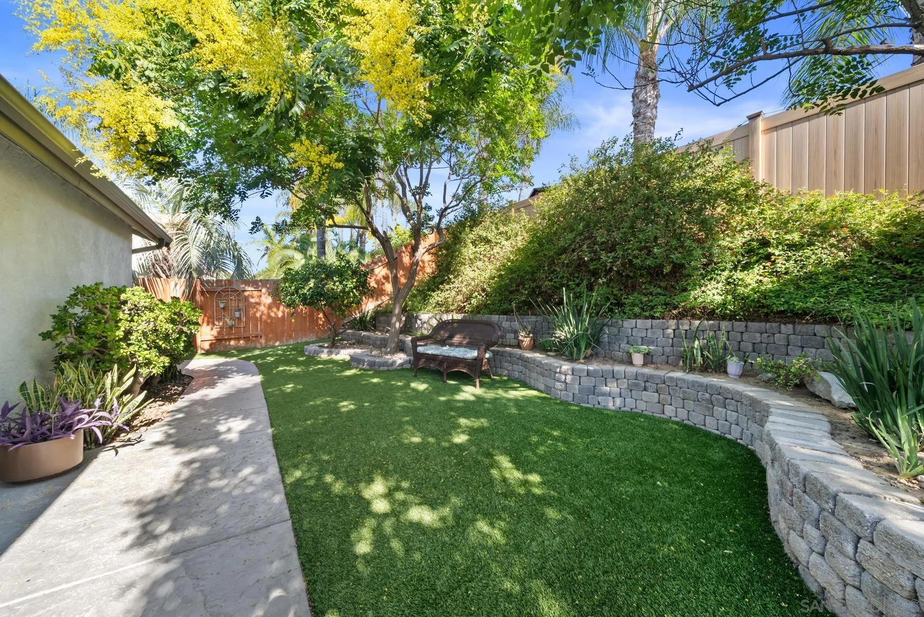 https://cdn.realtyfeed.com/cdn/127/260013879/01aecca43a74a73c6f33a2958e2908c7.webp