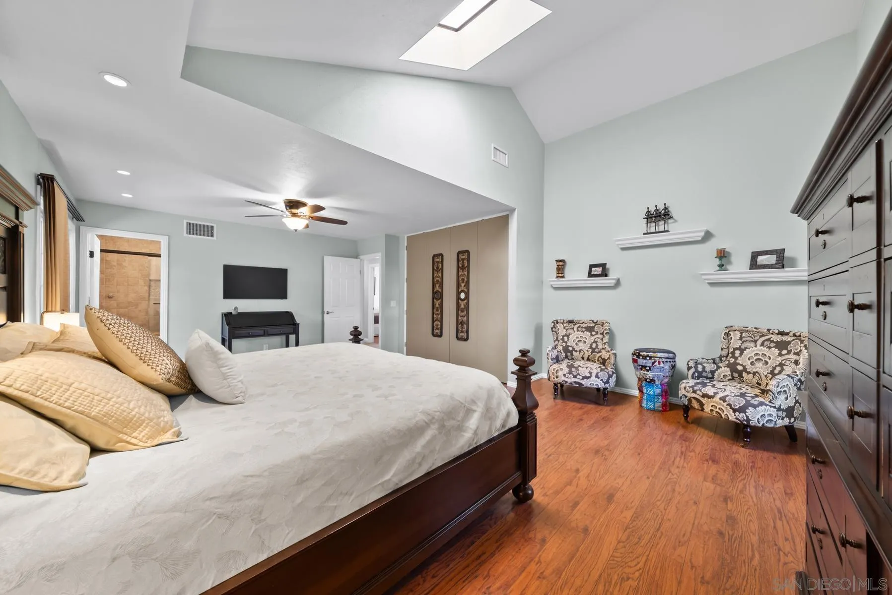 https://cdn.realtyfeed.com/cdn/127/260013879/02056c2287cc31e30f7ac340e04ce22c.webp