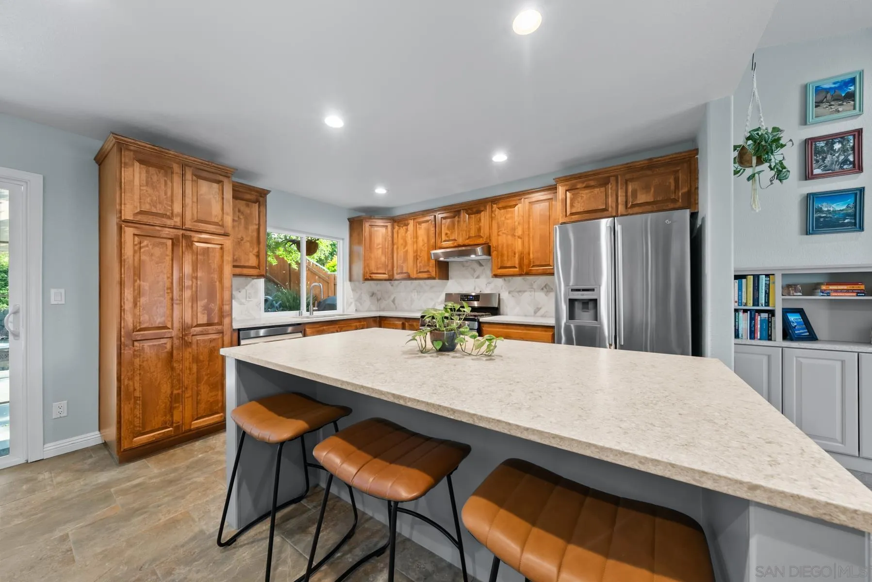 https://cdn.realtyfeed.com/cdn/127/260013879/25fb9f8c477781a7537d3758e5f8ba5c.webp