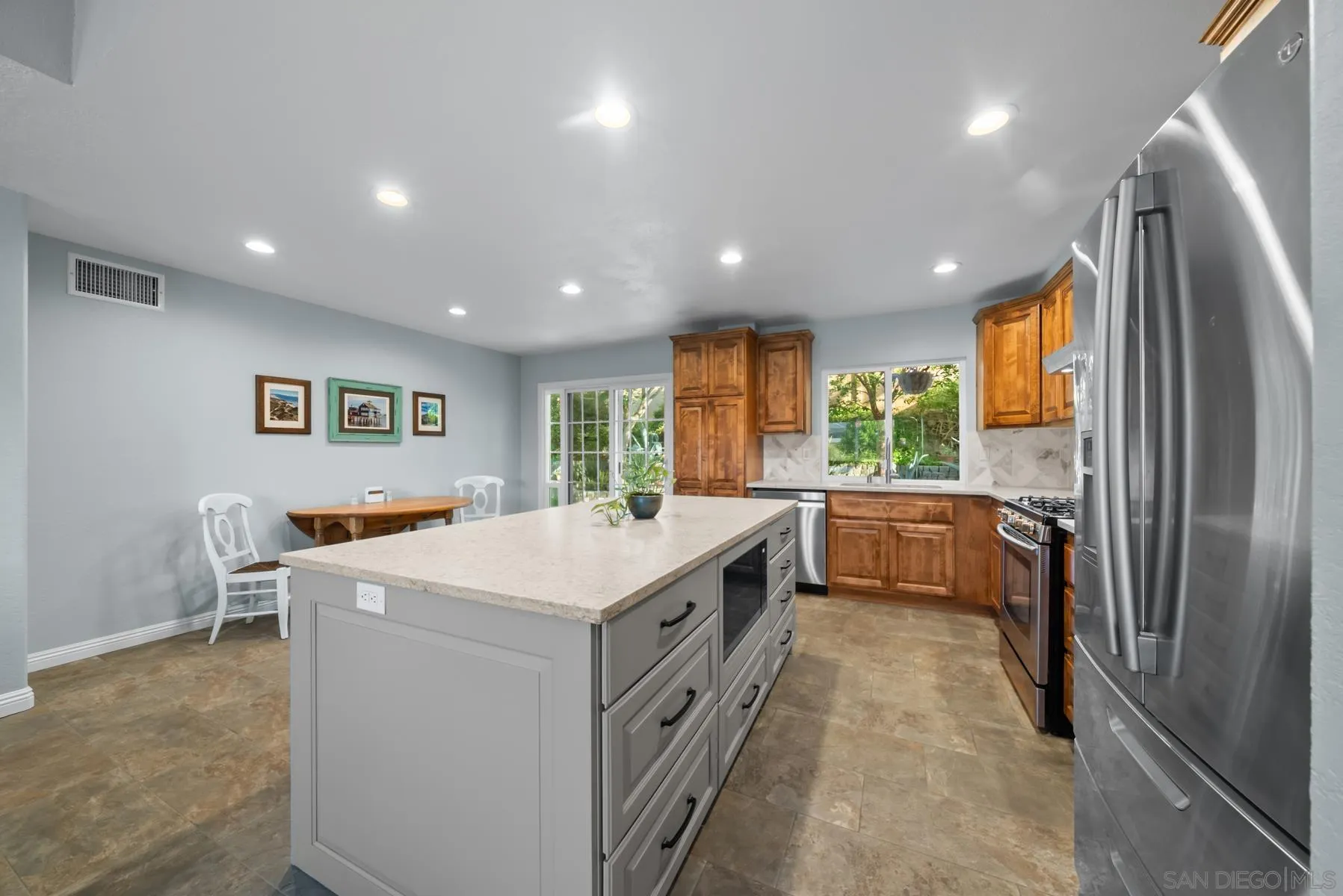 https://cdn.realtyfeed.com/cdn/127/260013879/69d0ecfa7265616625ec87085305e290.webp