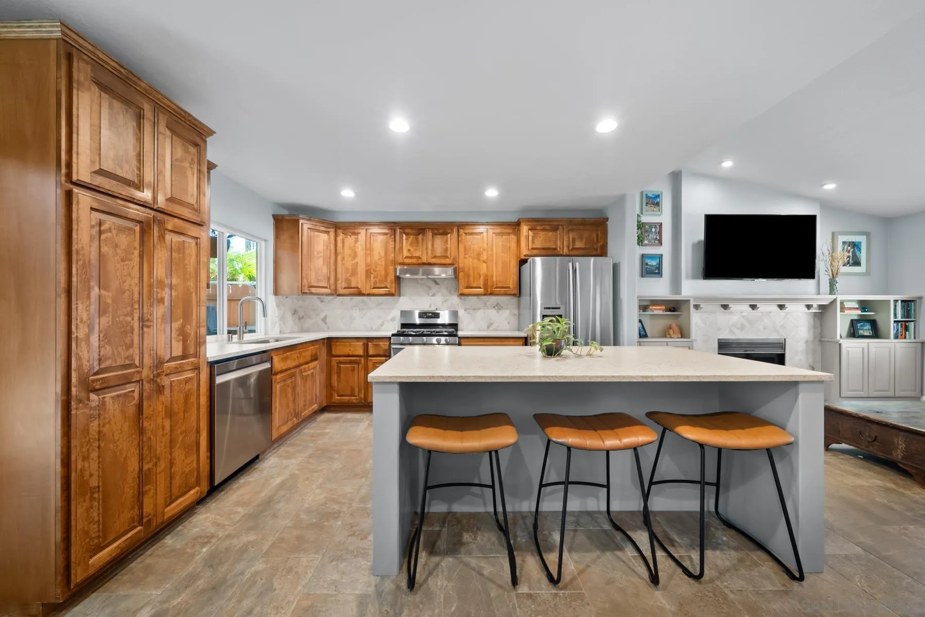 https://cdn.realtyfeed.com/cdn/127/260013879/903cdfb573f16ba3de9600efcc6ca1bb.webp