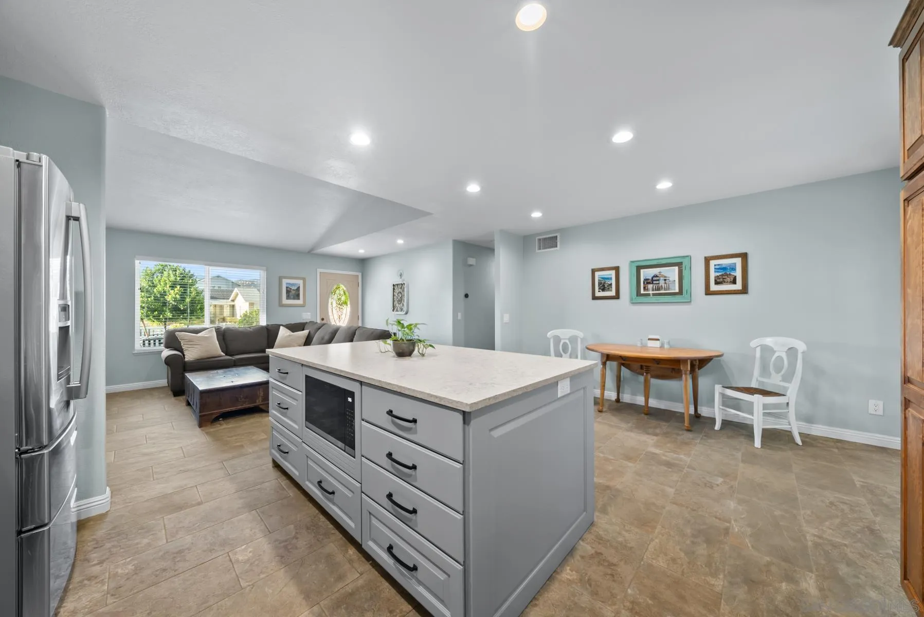 https://cdn.realtyfeed.com/cdn/127/260013879/cce405577e19a98b711c5fddb665ec4b.webp