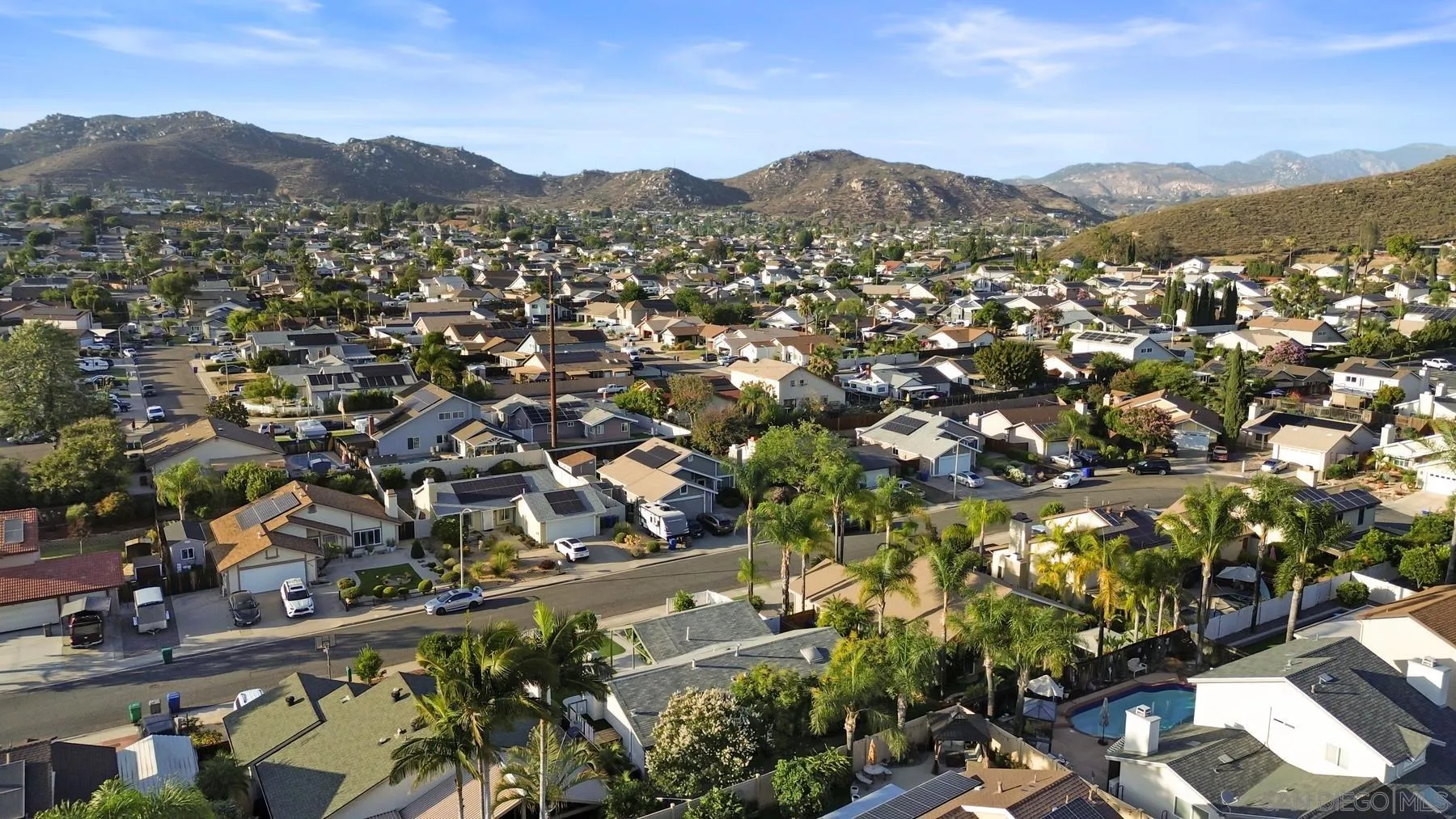 https://cdn.realtyfeed.com/cdn/127/260013879/de09eab197e2b85ffa3c6606940c6d07.webp