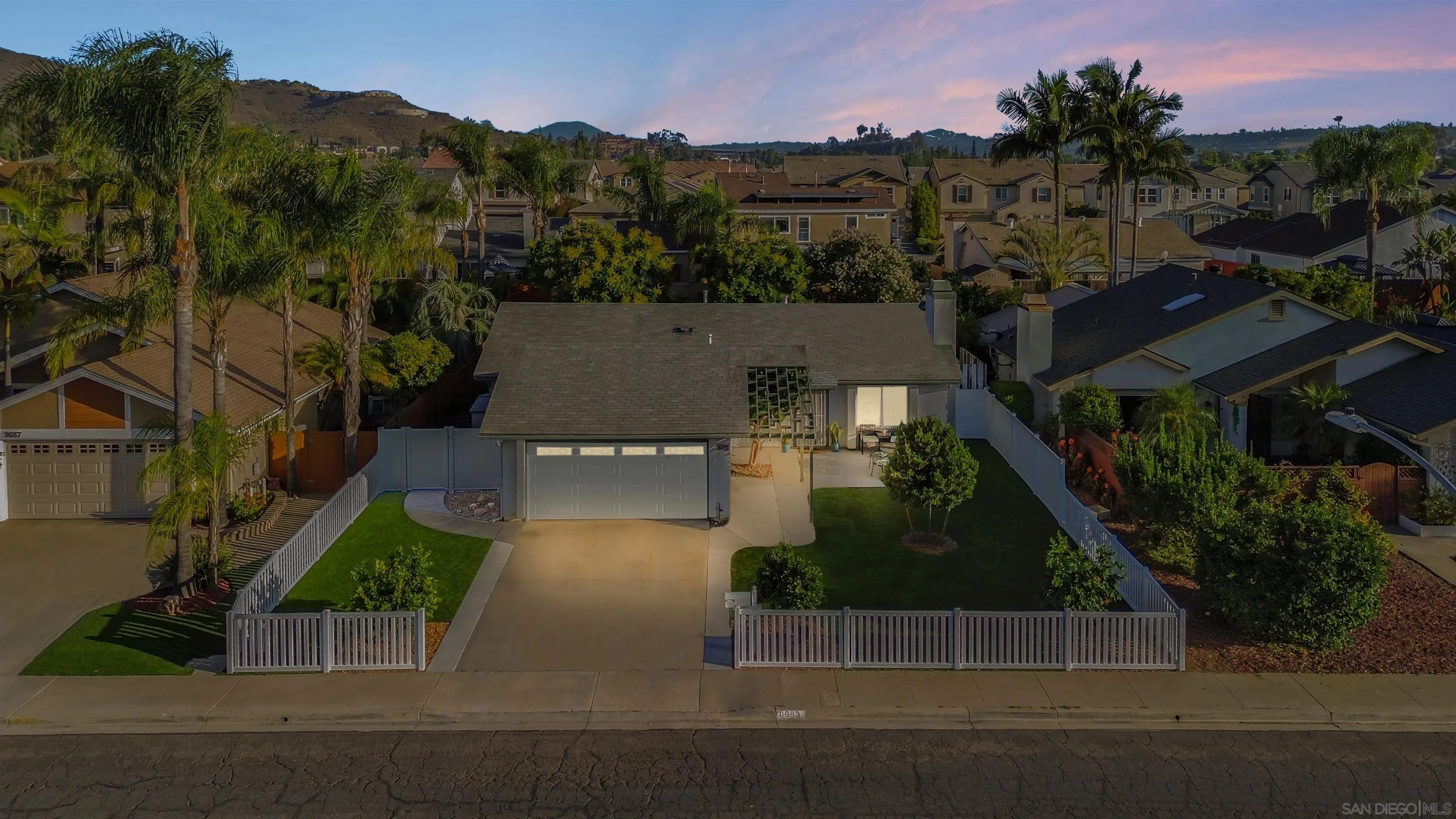 https://cdn.realtyfeed.com/cdn/127/260013879/f7ef9d97ba9e3cb60d8e54a2ead61c8a.webp