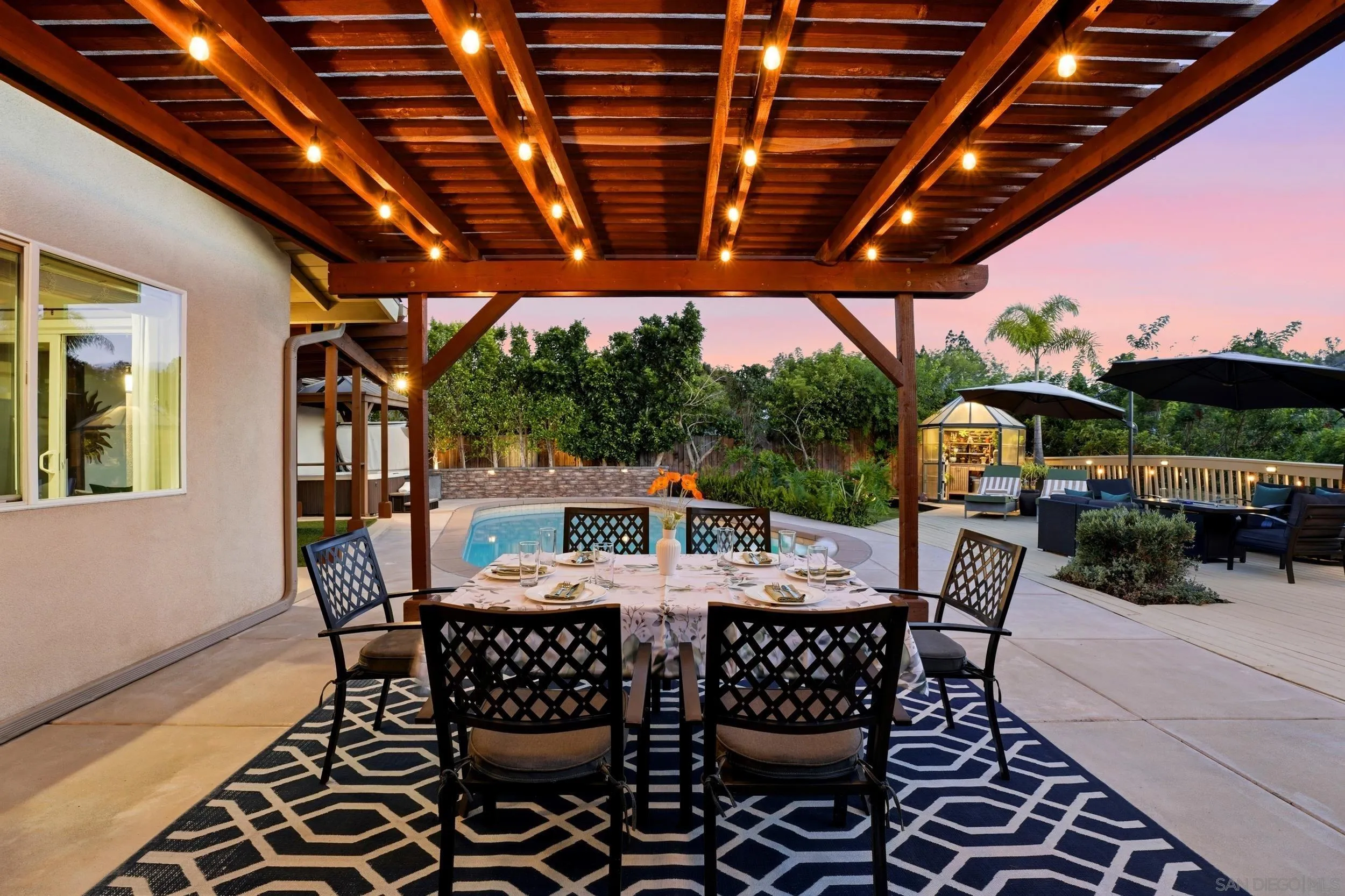 https://cdn.realtyfeed.com/cdn/127/260013882/338827a66aaed465ab213e29366a0527.webp
