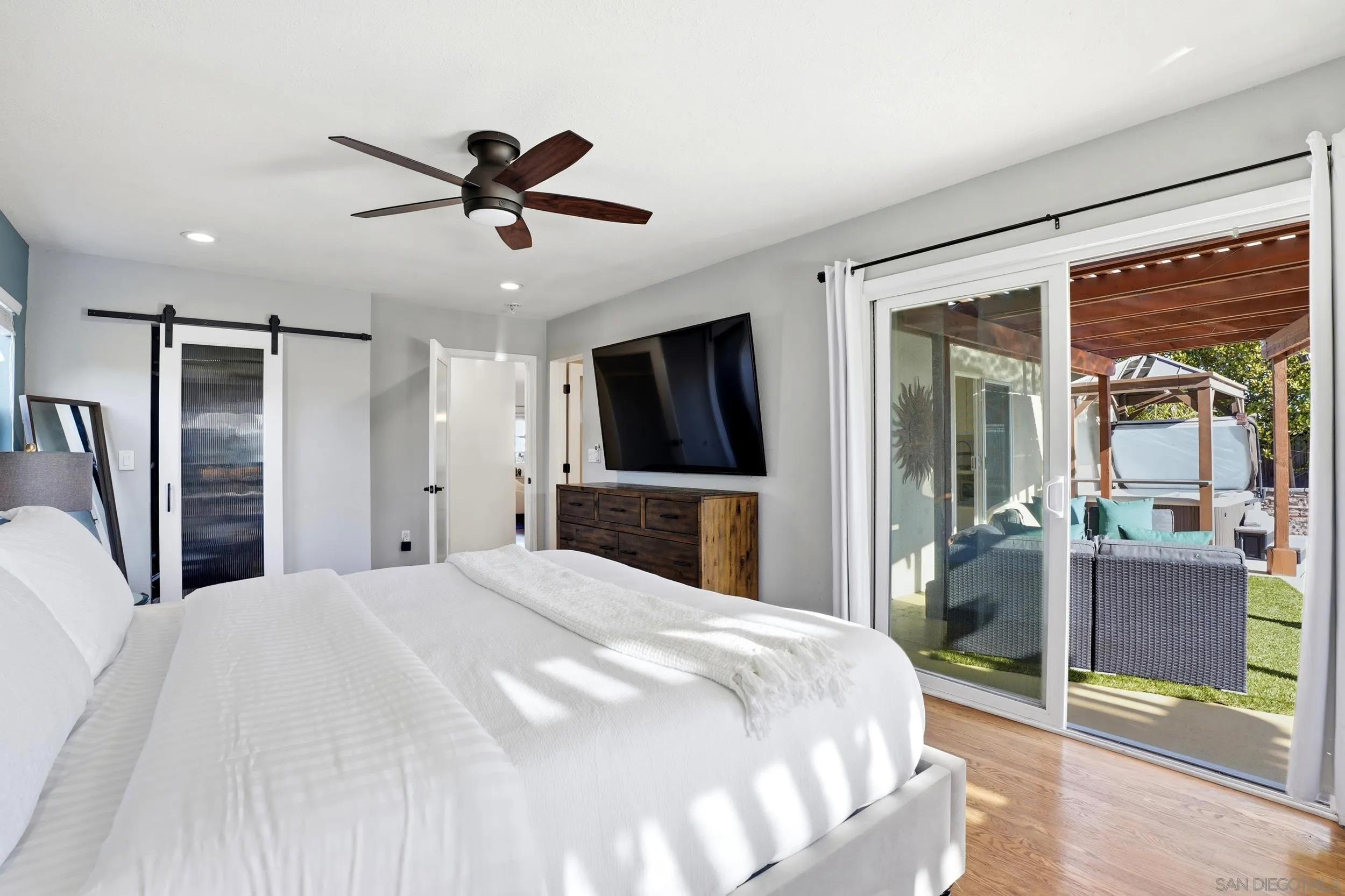 https://cdn.realtyfeed.com/cdn/127/260013882/423d8f218f78eb22b22560b013d95b60.webp