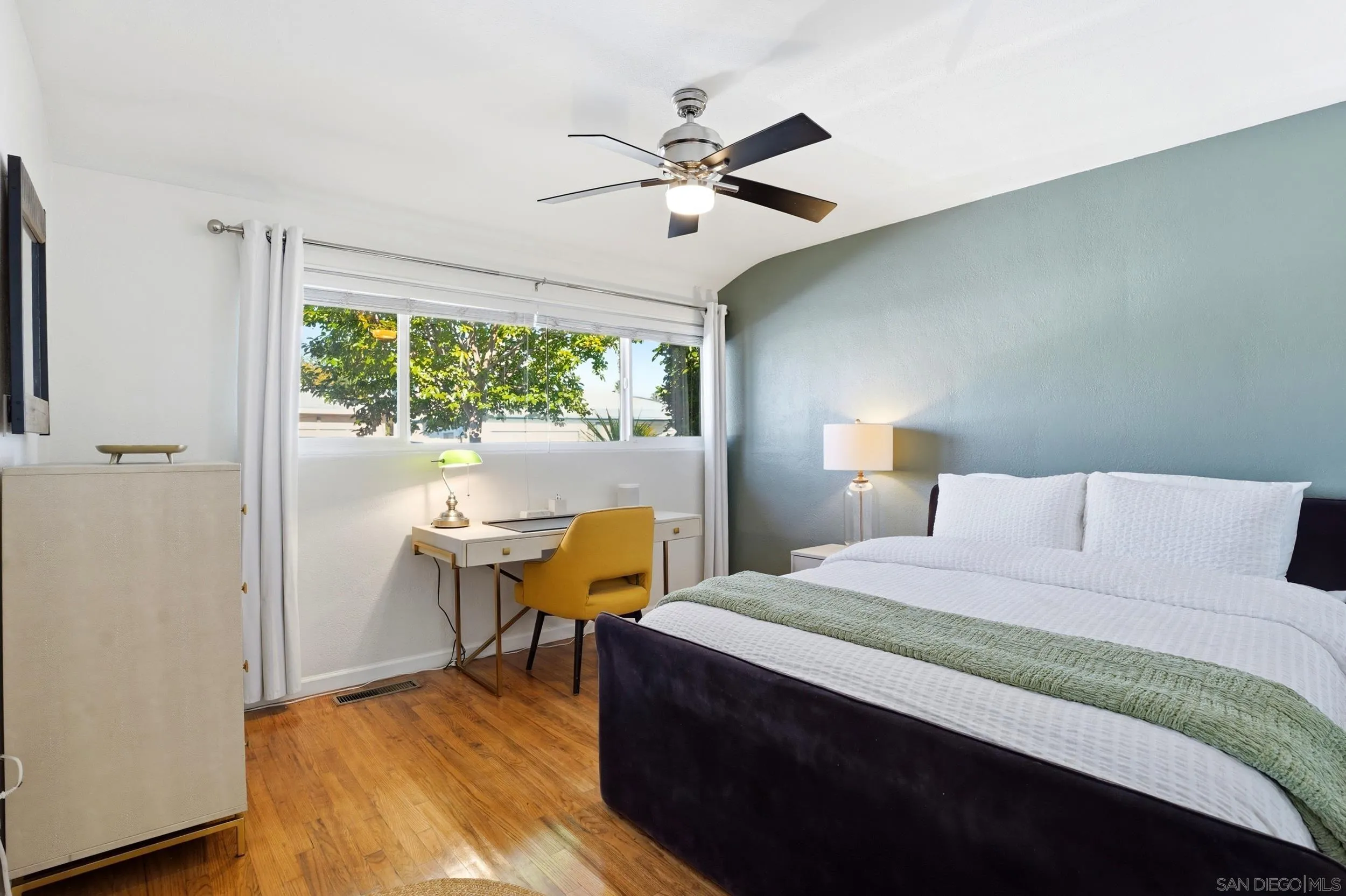 https://cdn.realtyfeed.com/cdn/127/260013882/43e7ad5af522a9dd68a5fd2d1f94c007.webp
