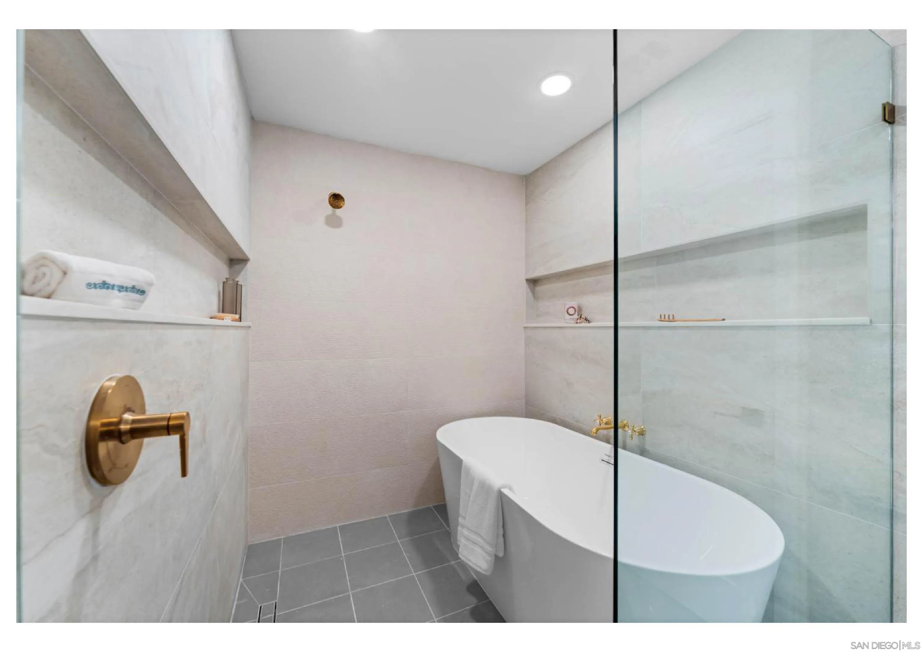 https://cdn.realtyfeed.com/cdn/127/260013883/09be540a6b2b330037fc114f1626ec23.webp