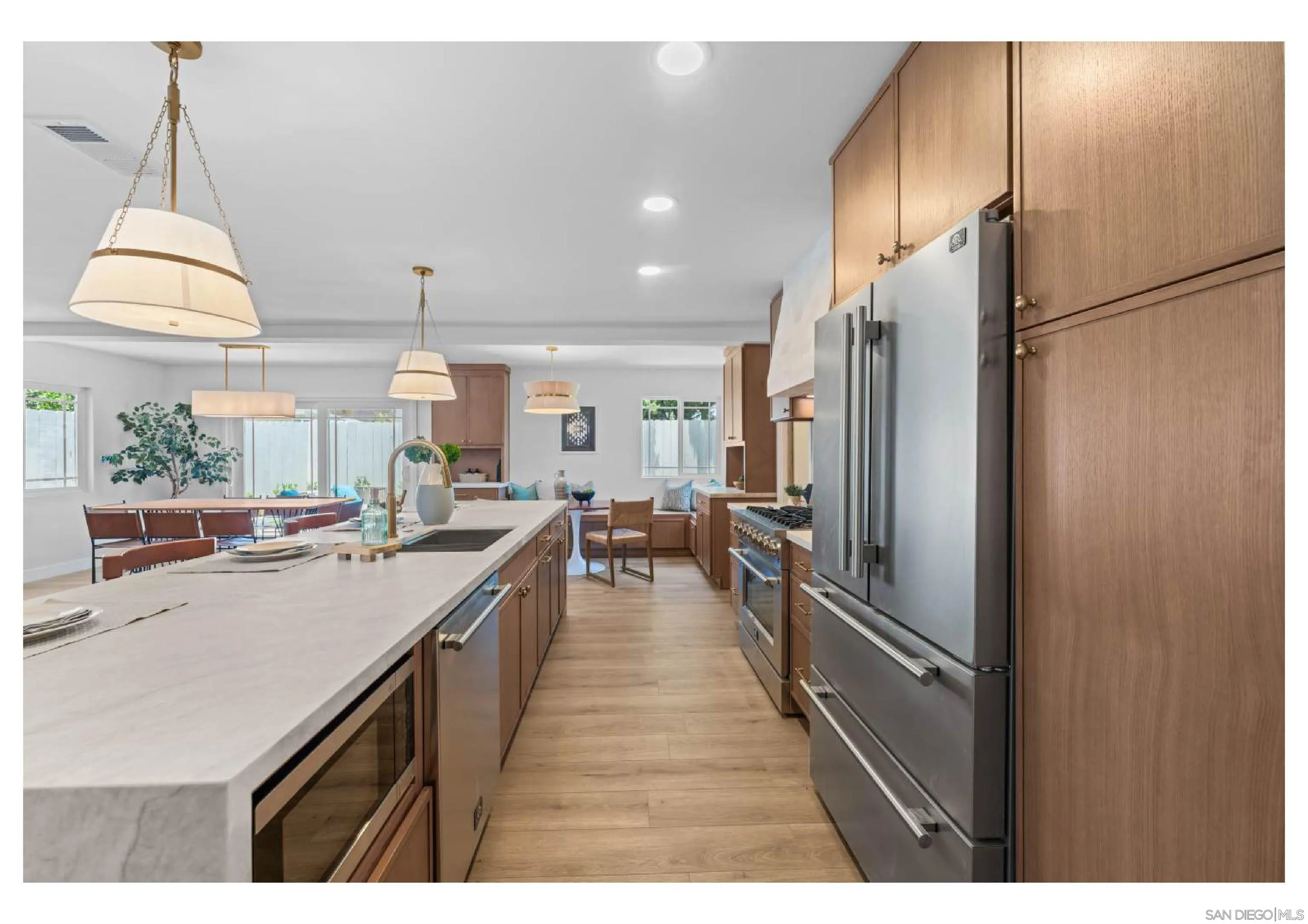 https://cdn.realtyfeed.com/cdn/127/260013883/5123bf62aca80871287e1e1bd8633472.webp