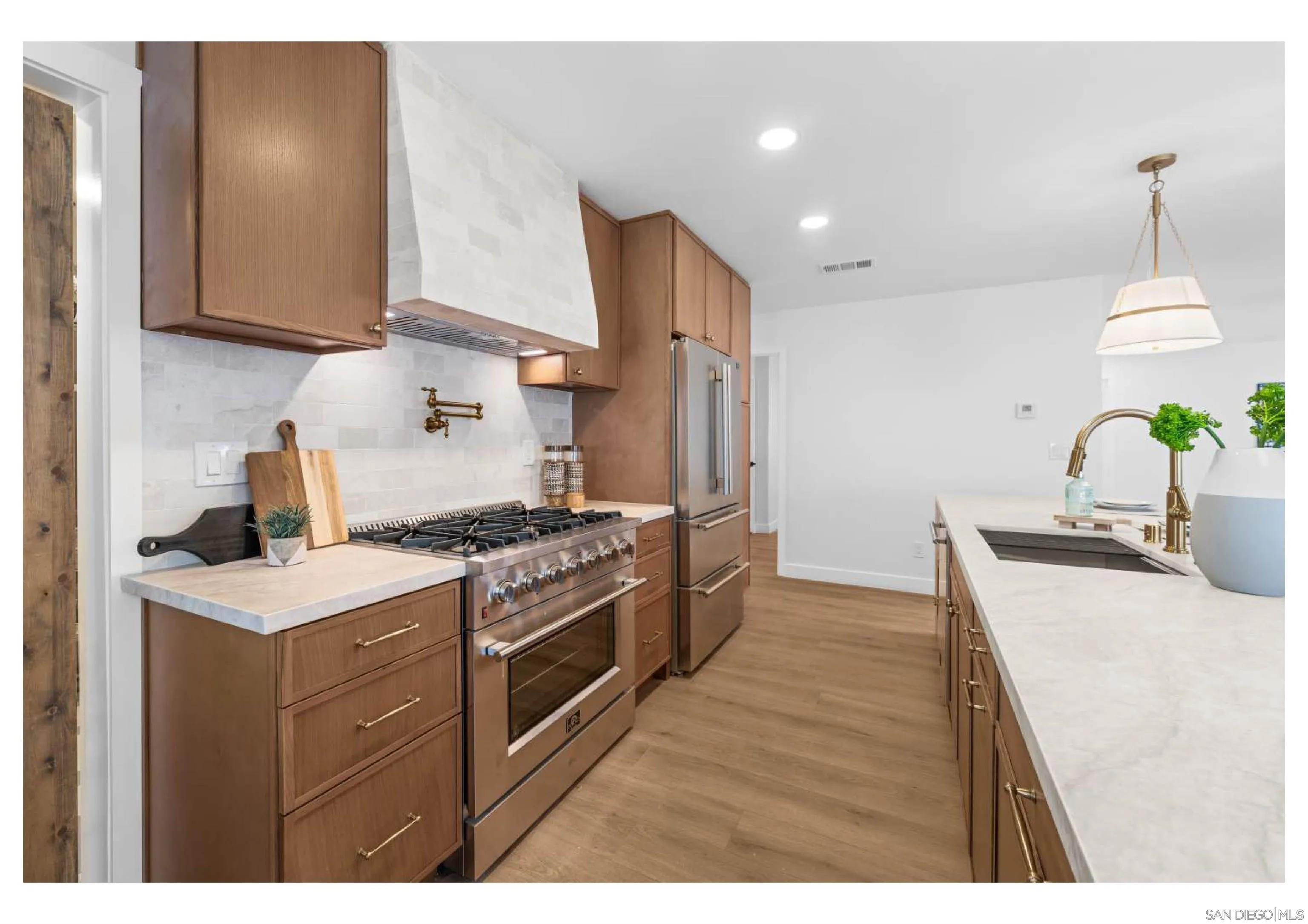 https://cdn.realtyfeed.com/cdn/127/260013883/675b81168b4fde2e2f6b014cd86e1dcd.webp