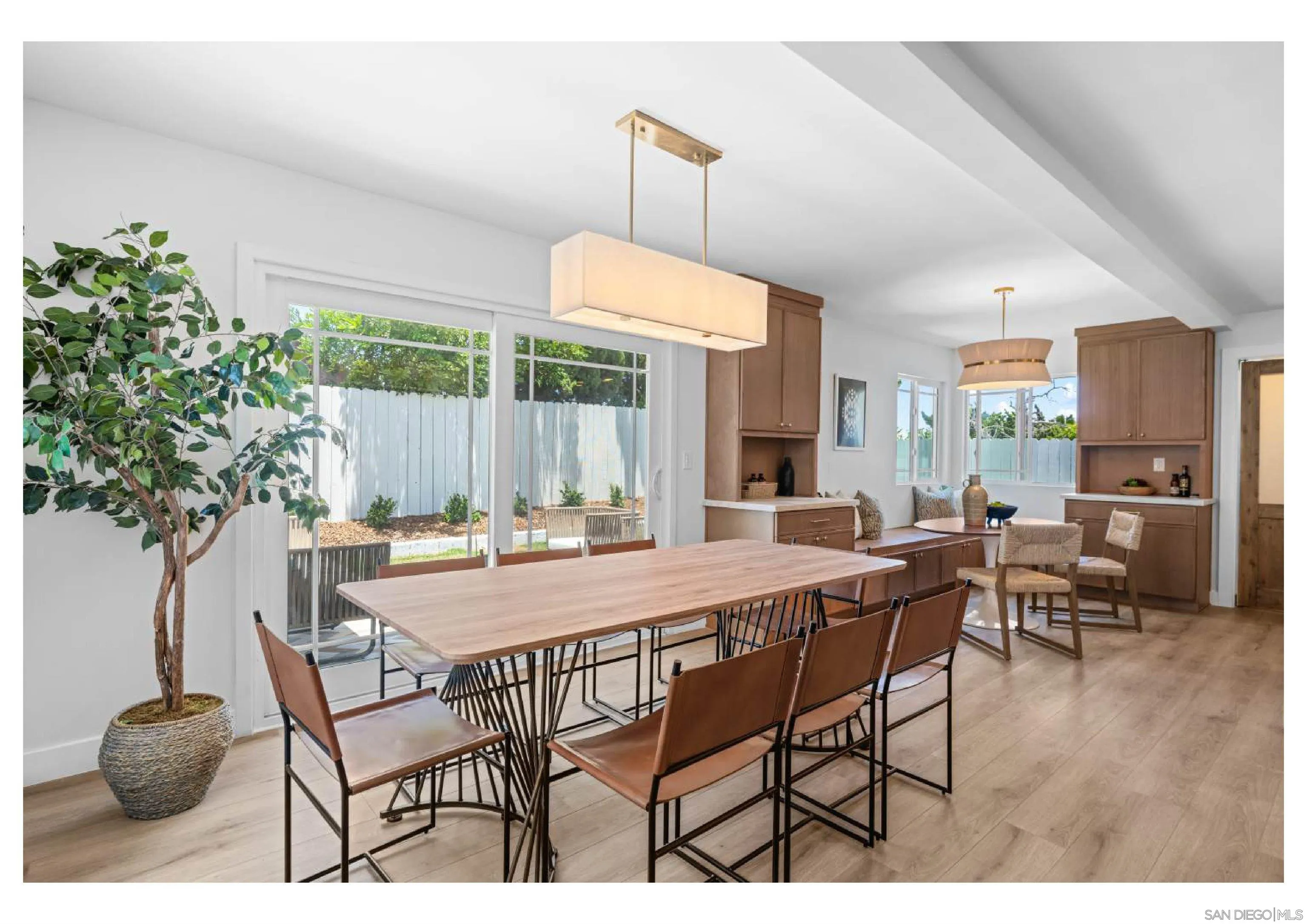 https://cdn.realtyfeed.com/cdn/127/260013883/ba2e492cad73e19e89404507786dbbd9.webp