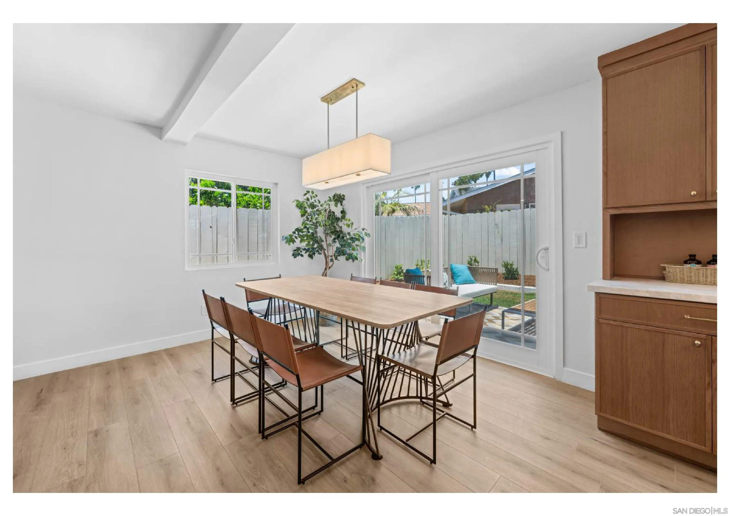 https://cdn.realtyfeed.com/cdn/127/260013883/be03221485d3b2109fc158eac20f732e.webp