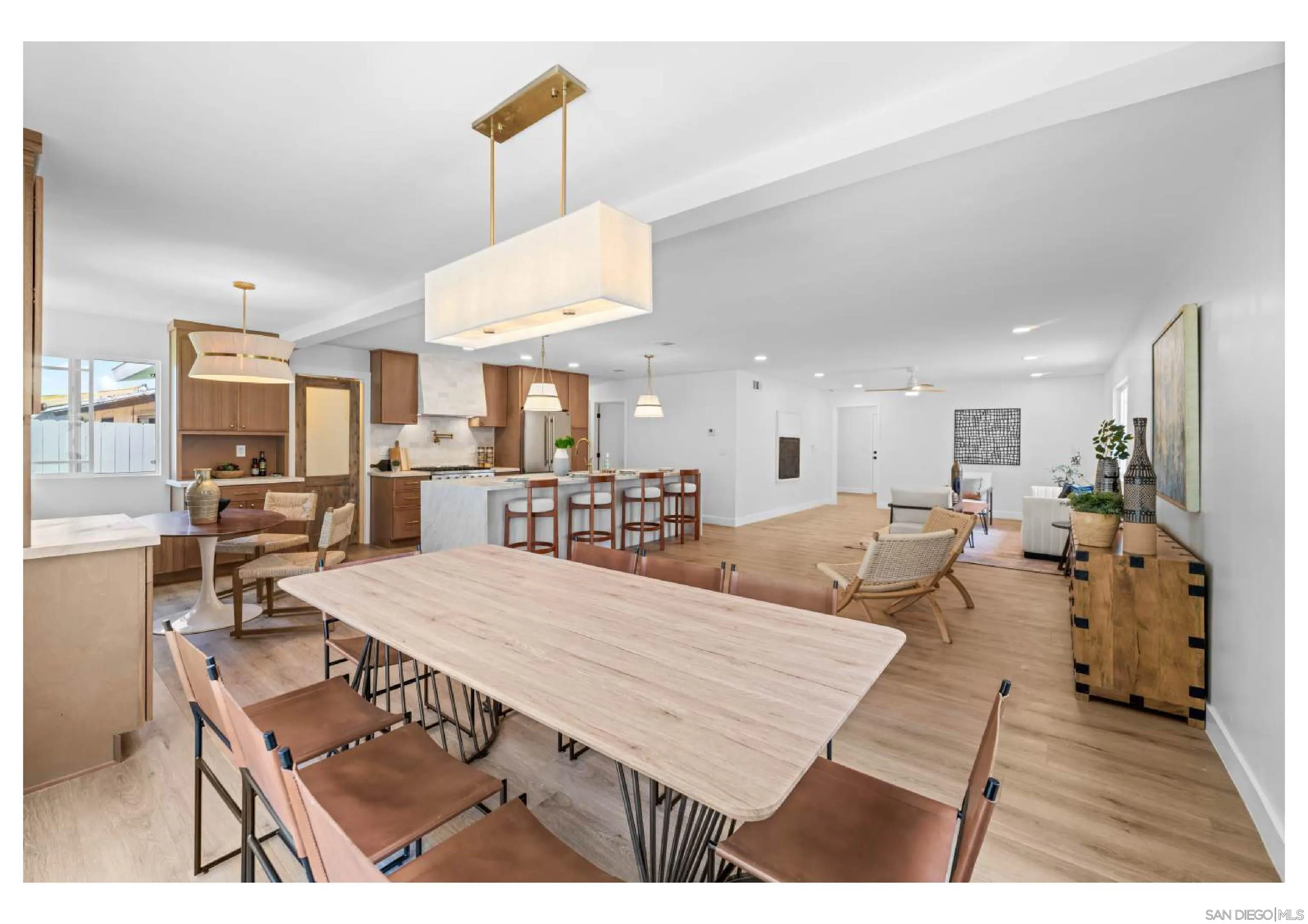 https://cdn.realtyfeed.com/cdn/127/260013883/dd9e48adc9167369a82f45b19cf10a7f.webp