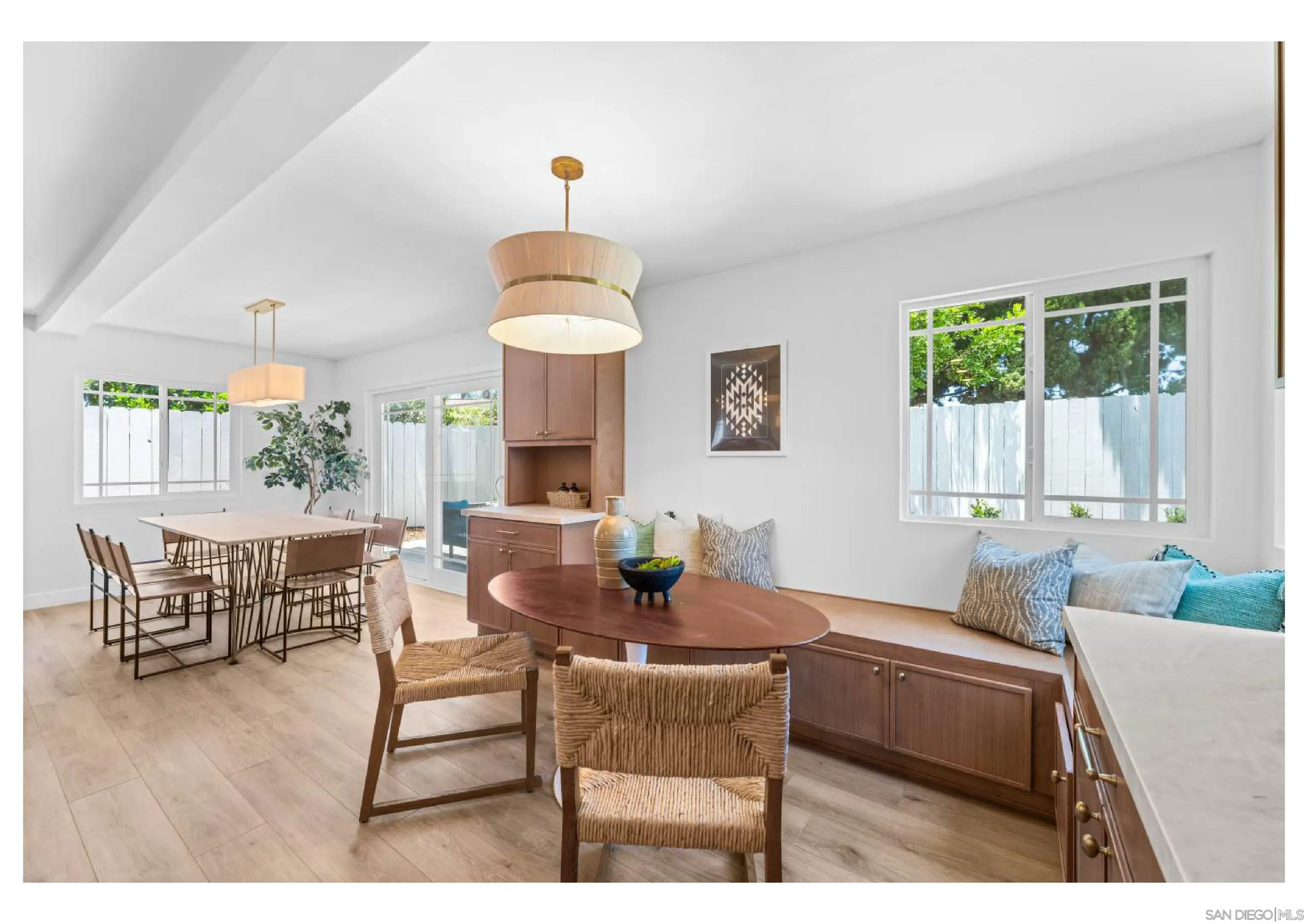 https://cdn.realtyfeed.com/cdn/127/260013883/e695065ef3e5a3d2a48277dc72796d63.webp