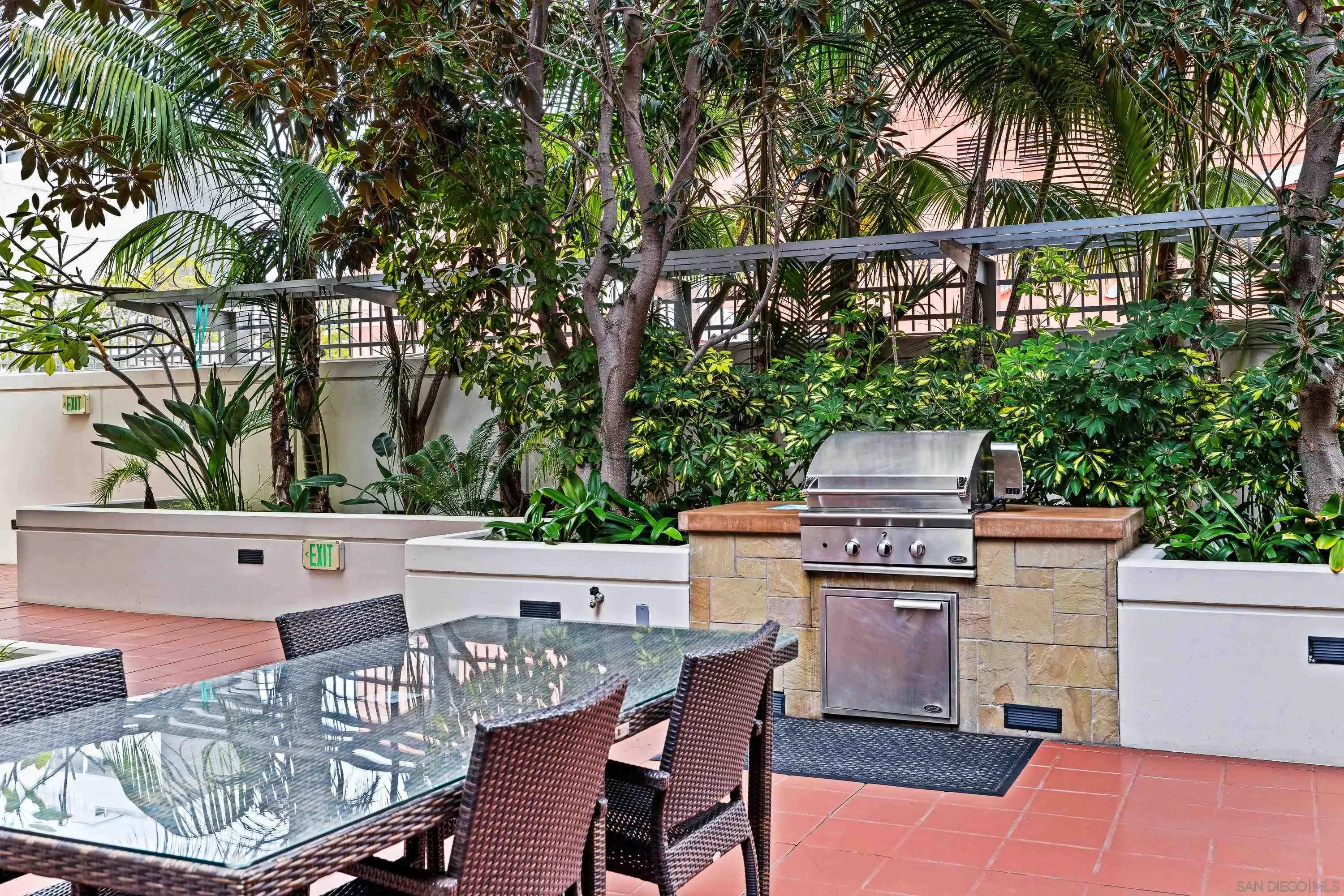 https://cdn.realtyfeed.com/cdn/127/260013888/72a1e5ef6bb6eb368ba6ab23b9a9a374.webp